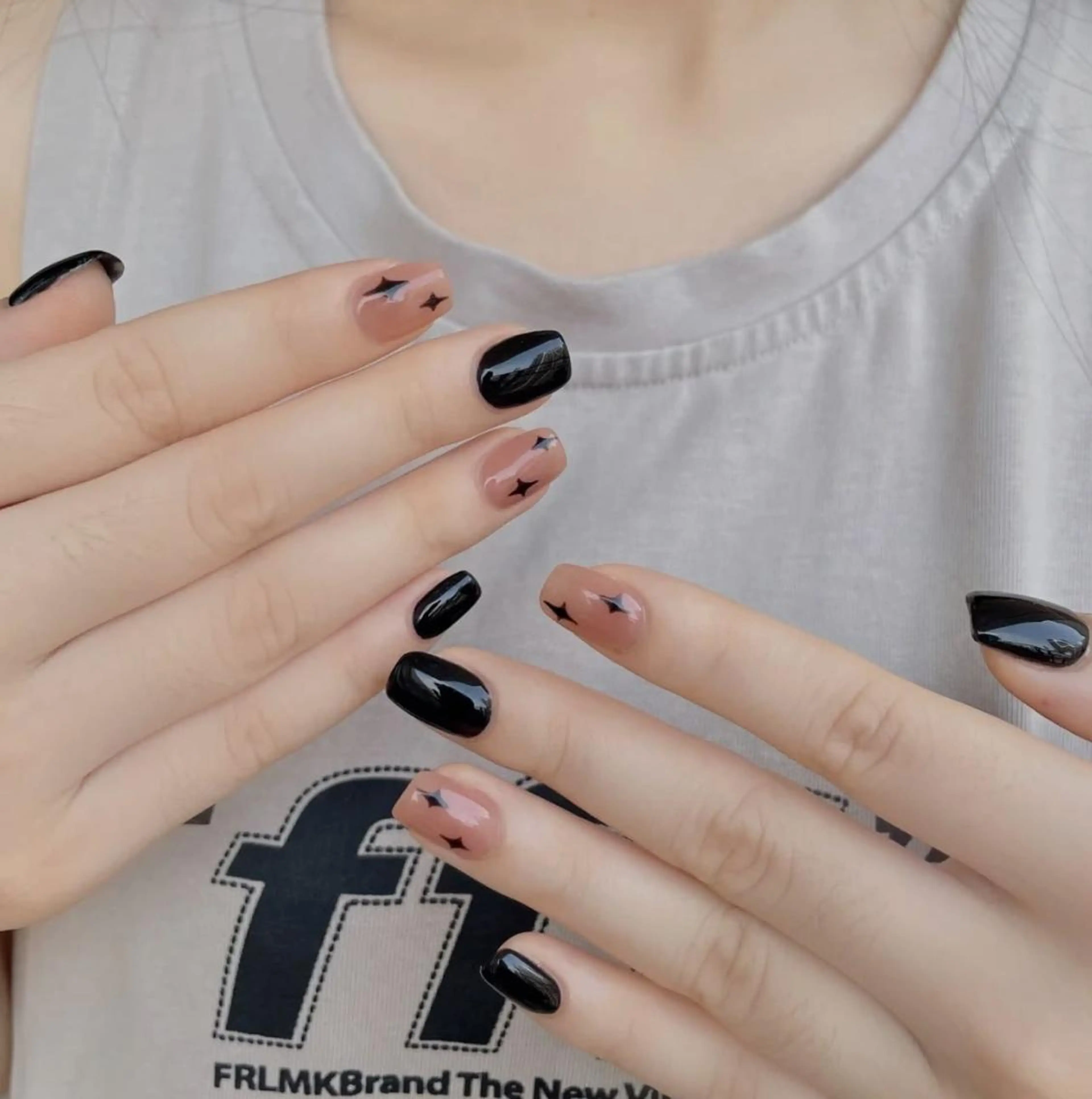 ネイル シンプルネイル Queens みなみのネイルデザイン