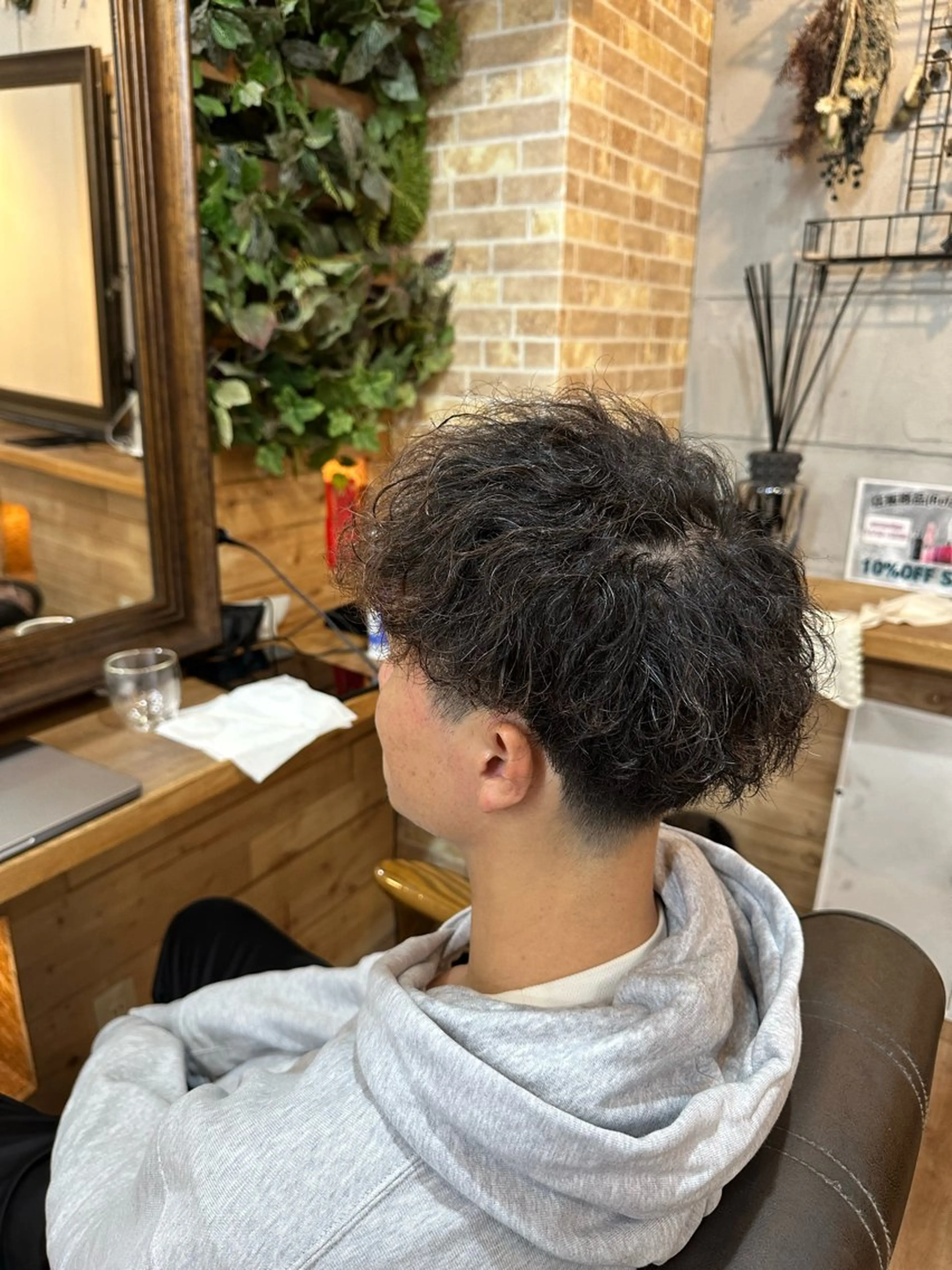 パーマ メンズ メンズハイライト メンズパーマ スパイラルパーマ 松森 風馬のヘアスタイル