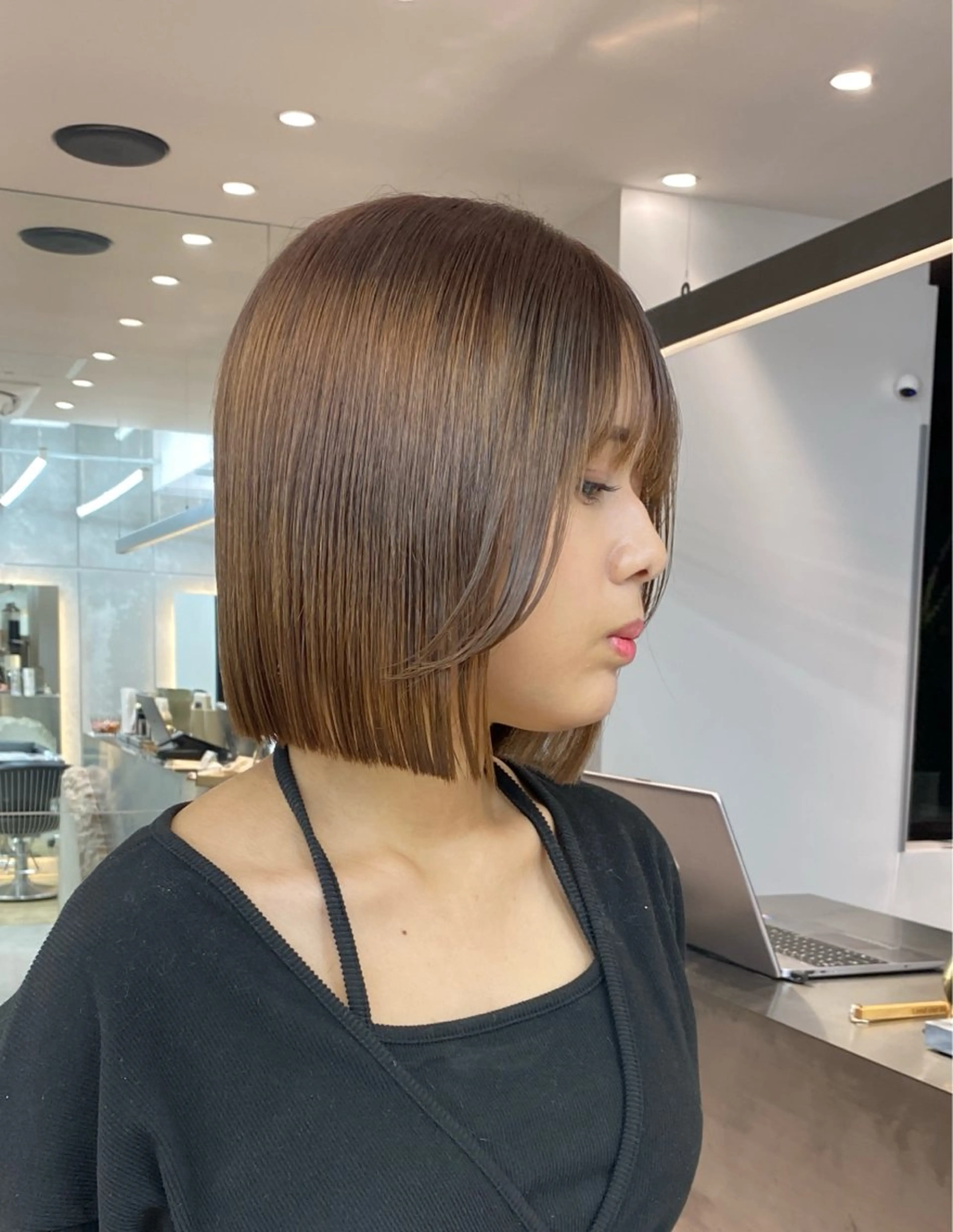 ショート カラー ボブ 韓国風ヘア 外ハネヘア ボブ縮毛矯正 韓国レイヤーRINAのヘアスタイル