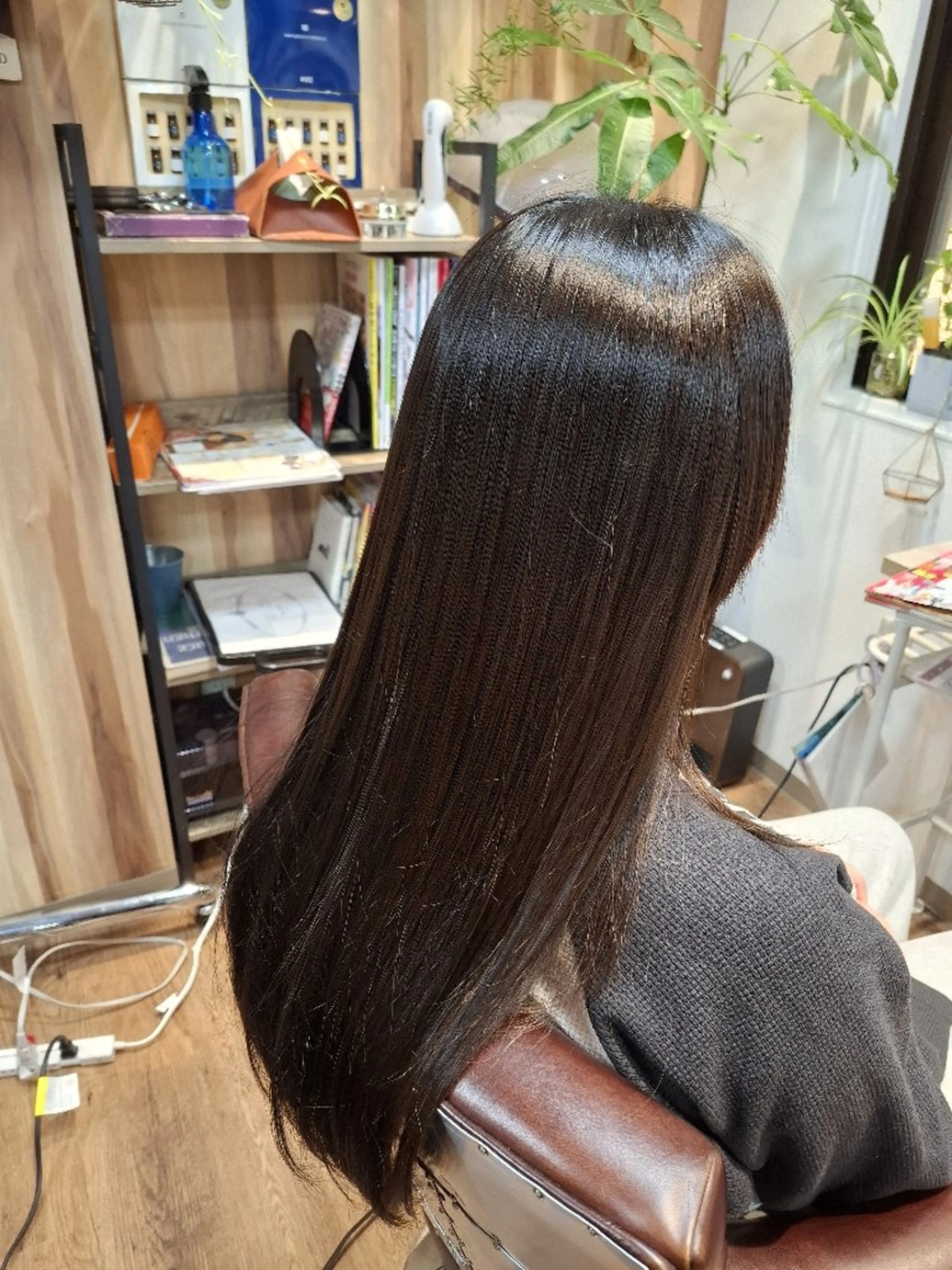 カラー 秋元 雅のヘアスタイル