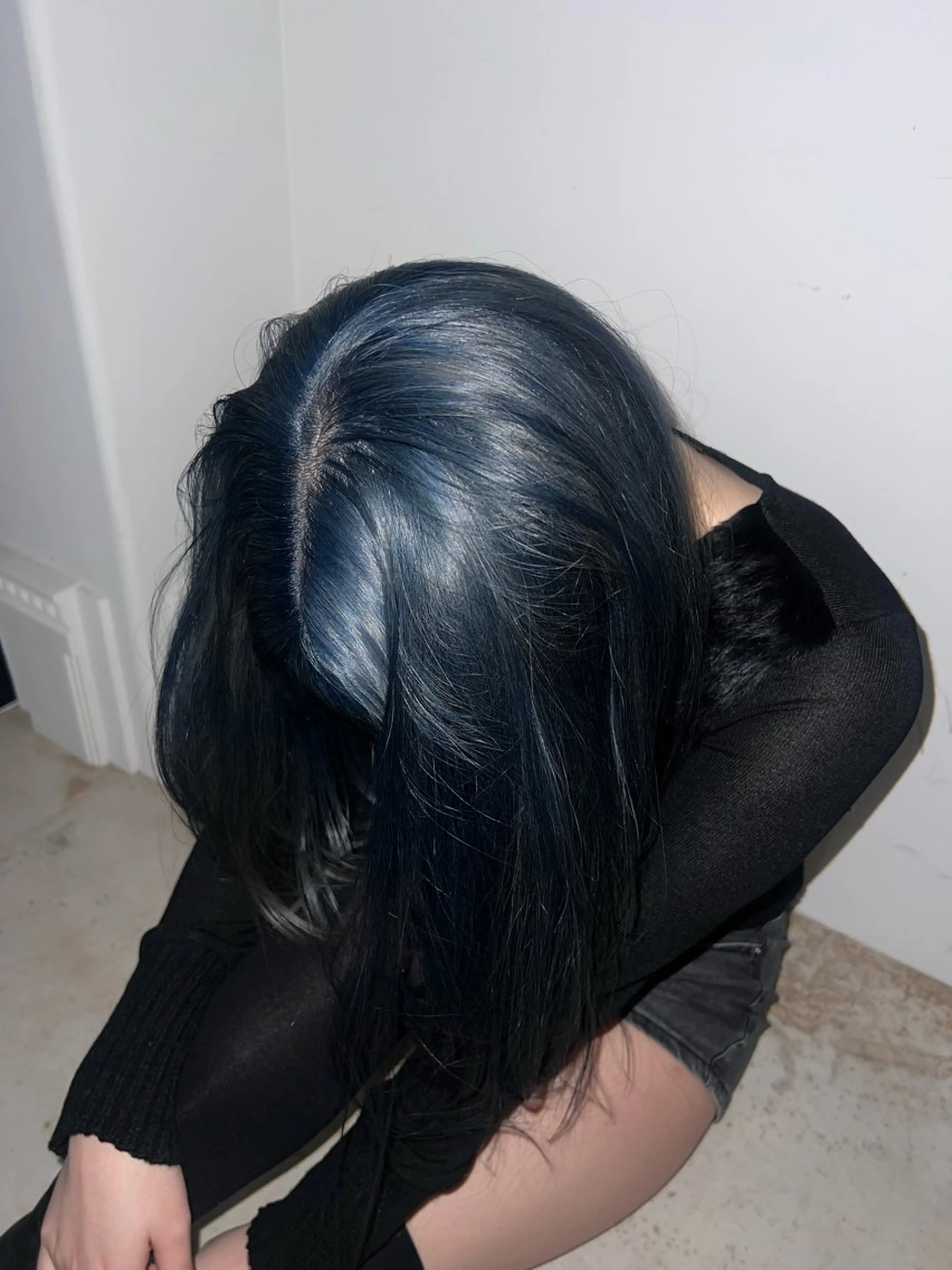 ロング AIRA/ブリーチ ‪/透明感カラーのヘアスタイル