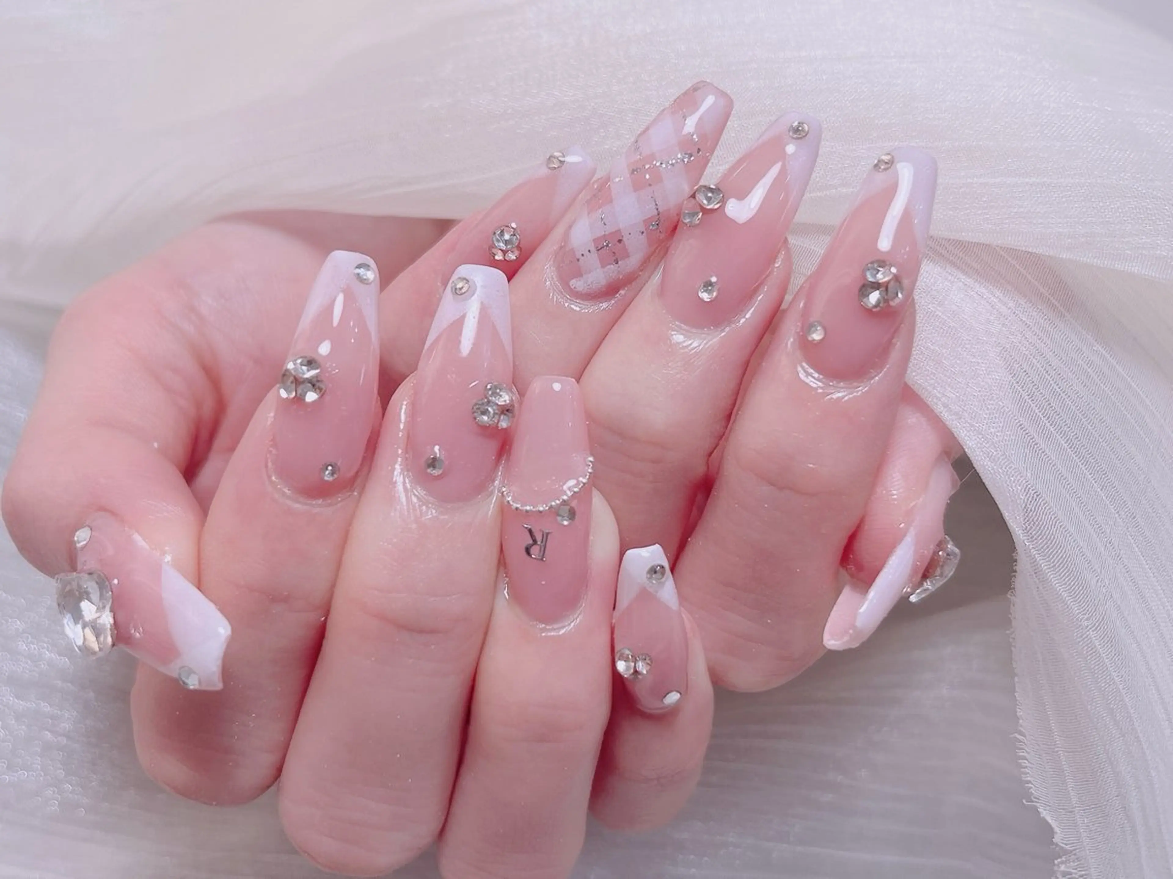 ネイル ハンドネイル KARI ネイルサロンのネイルデザイン