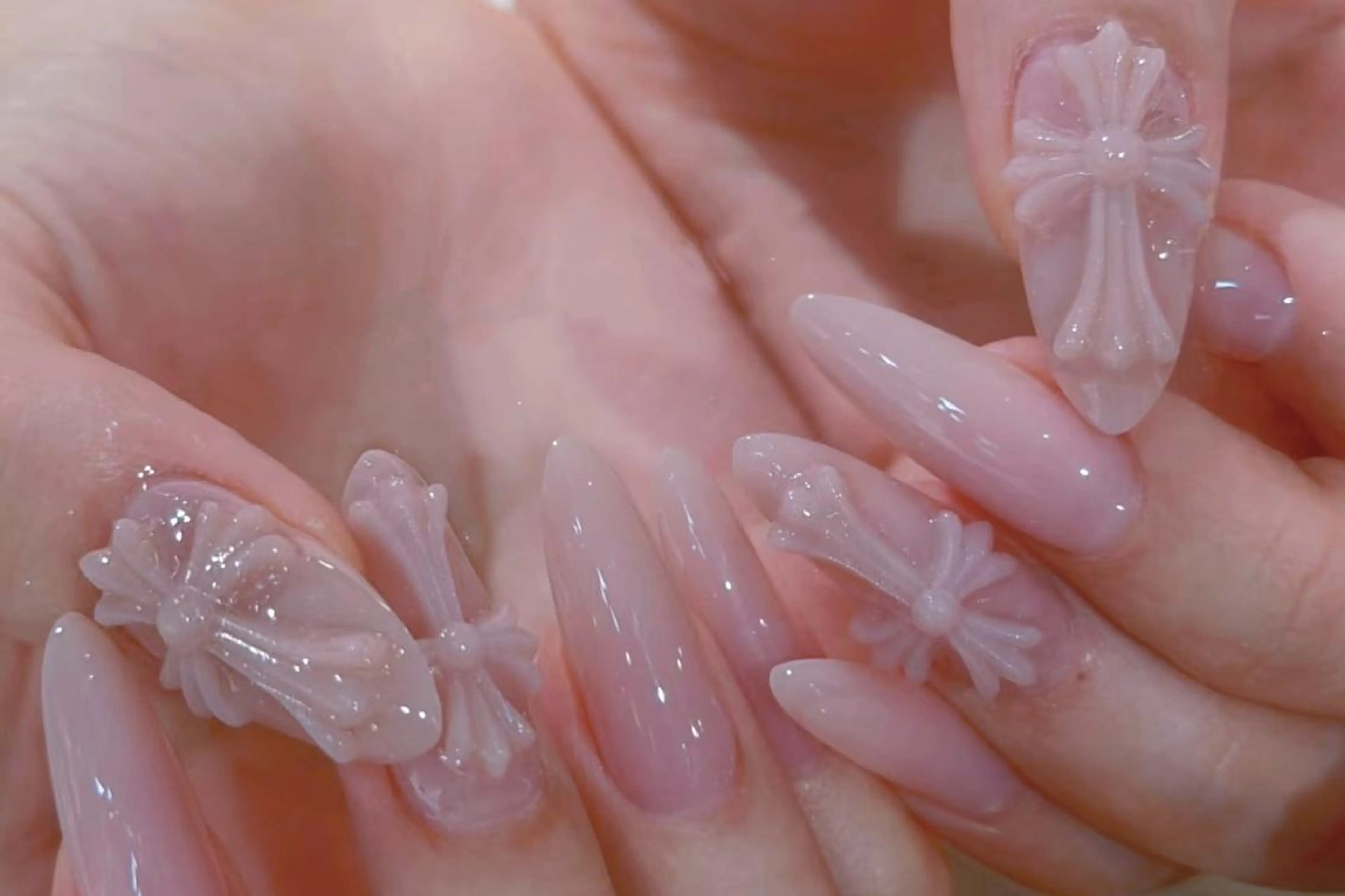 ロング ハンドネイル 💅 リリアのネイルデザイン