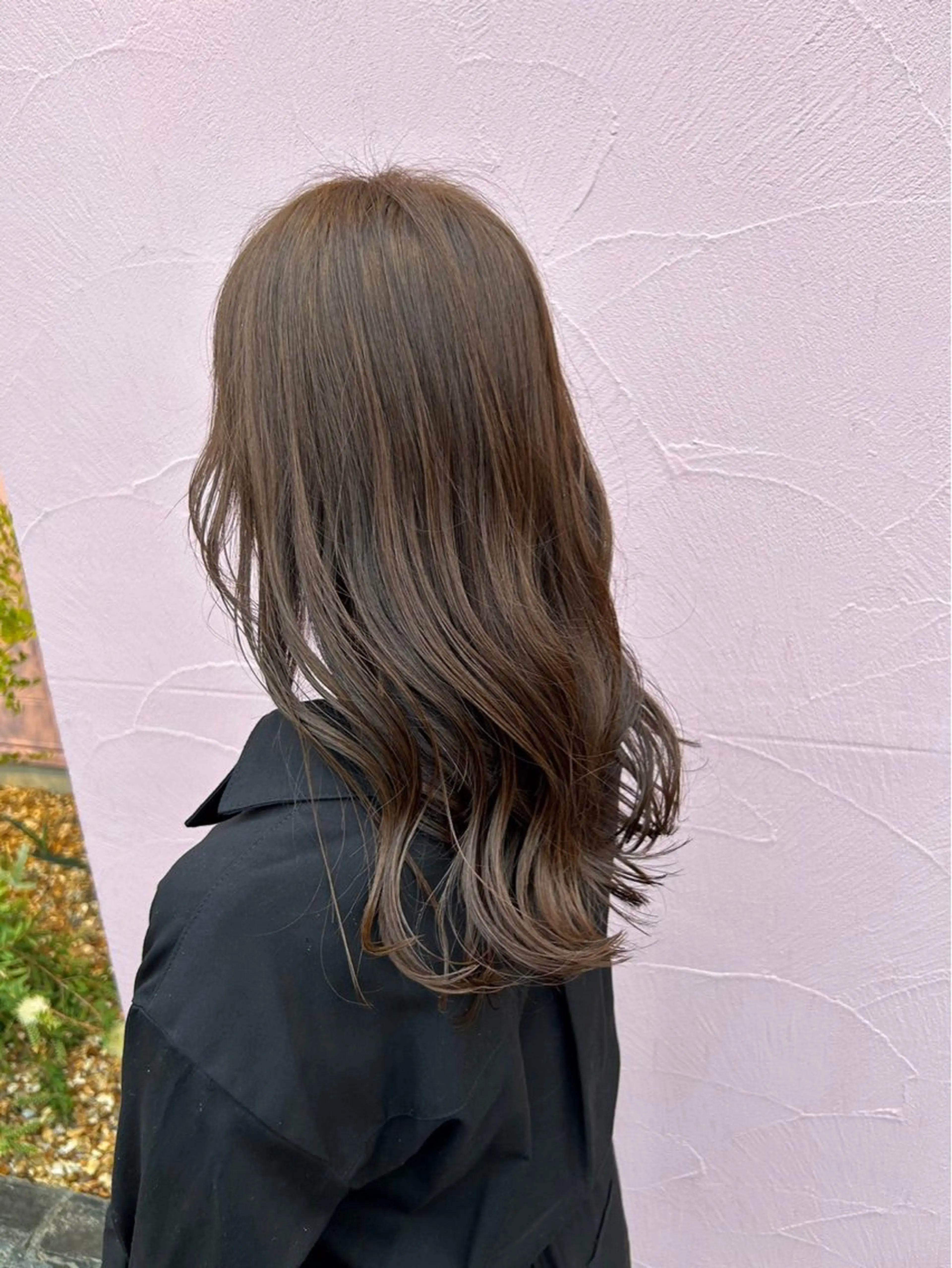 ロング カラー momb 折戸結菜のヘアスタイル