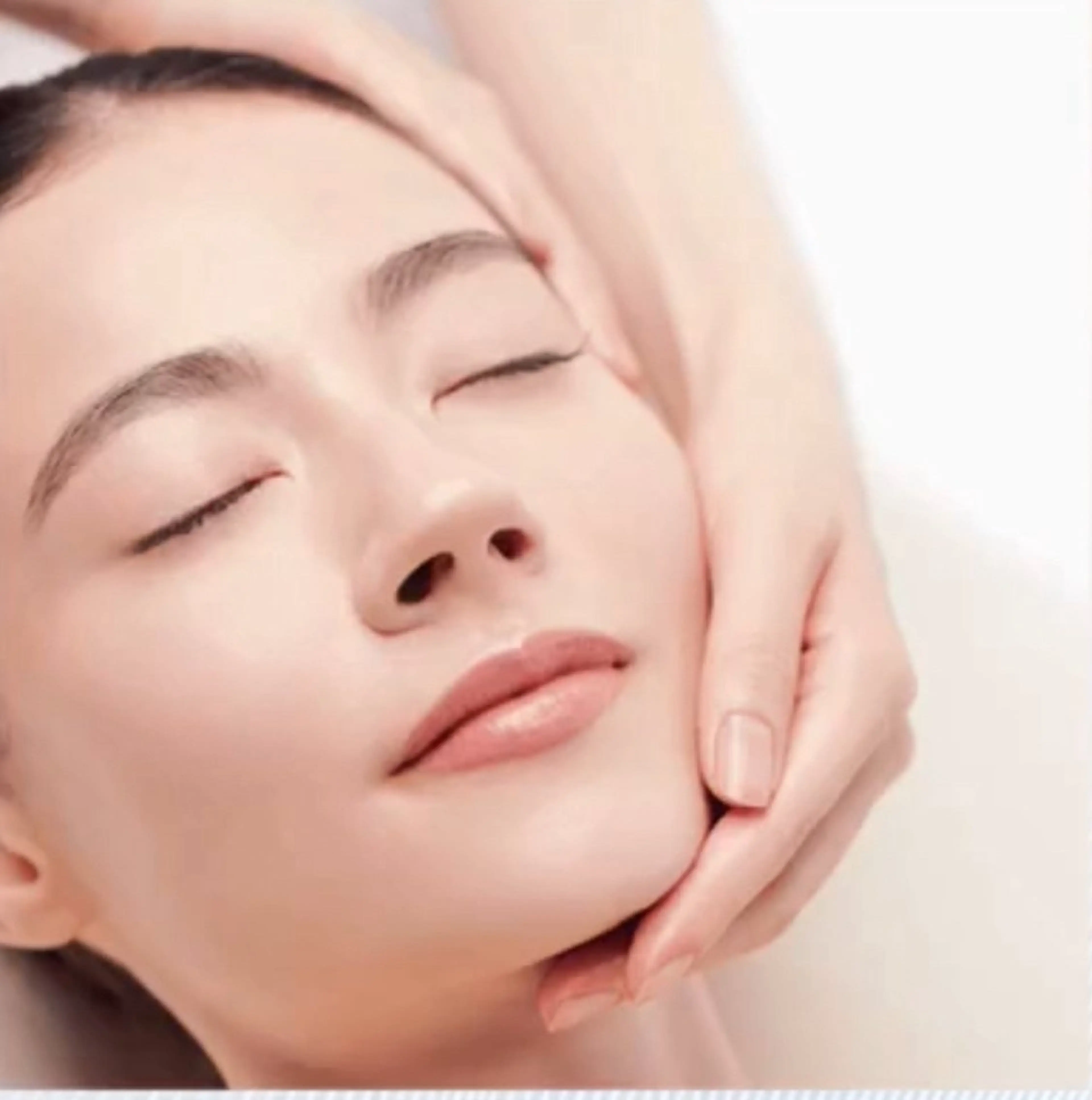 お手軽🌿美白or保湿のマスクを選んで頂きリーズナブルに短時間で透明感のあるお肌へ🩷ご来店特典付き🎁の写真