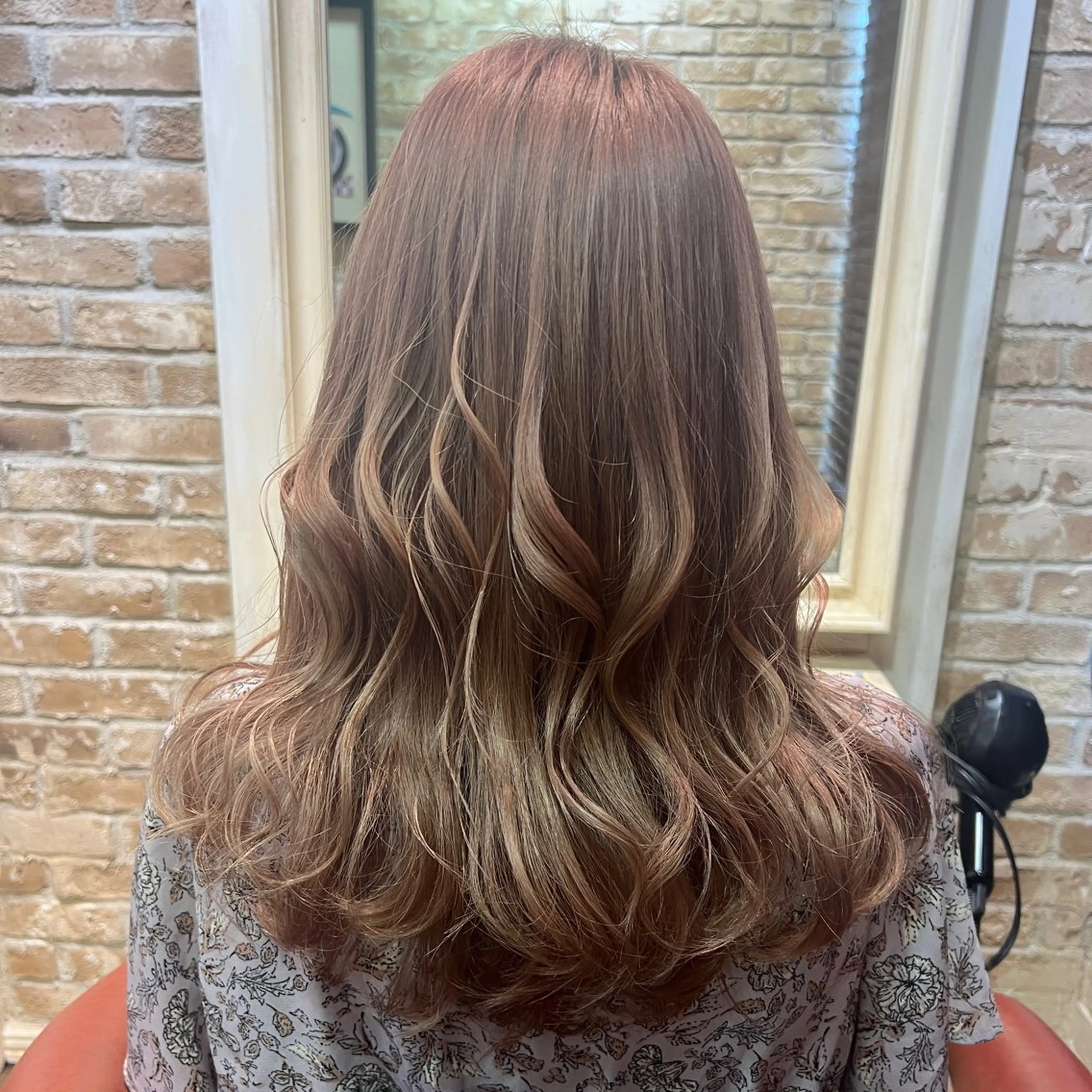 ロング 💜にしむら みく💜のヘアスタイル