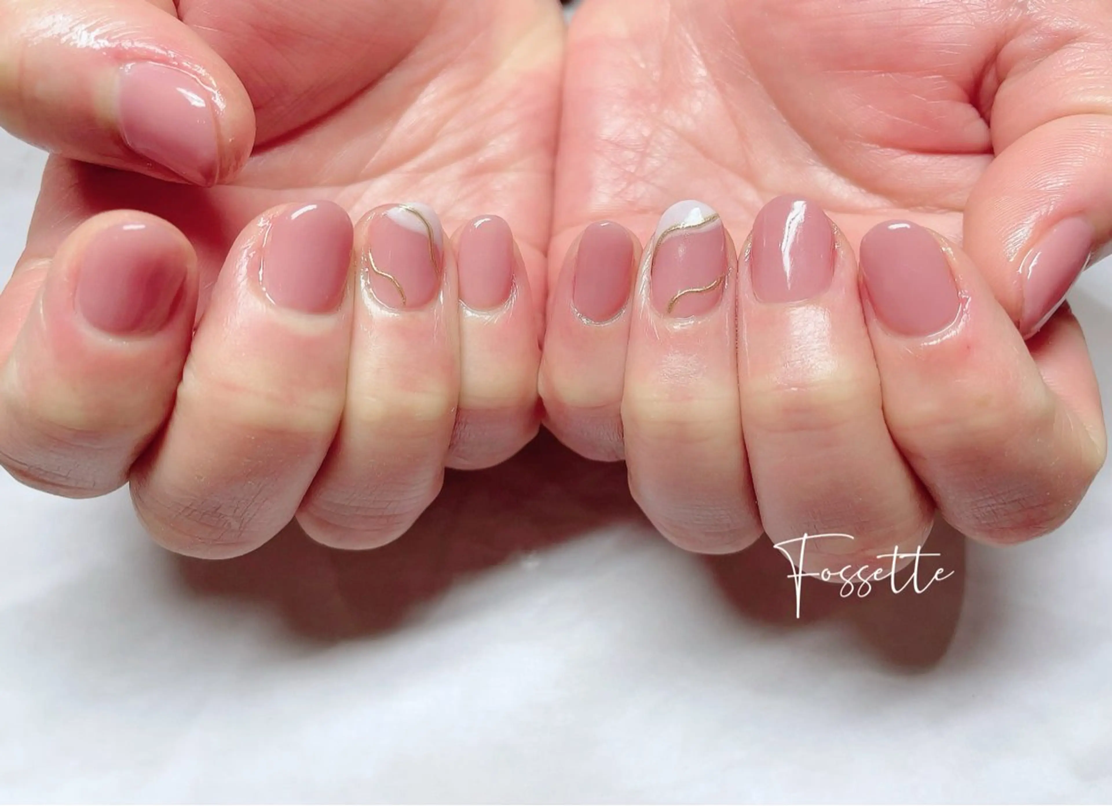 ネイル ミラーネイル オフィスネイル ワンカラーネイル ショートネイル シンプルネイル ハンドネイル nailsalon Fossetteのネイルデザイン