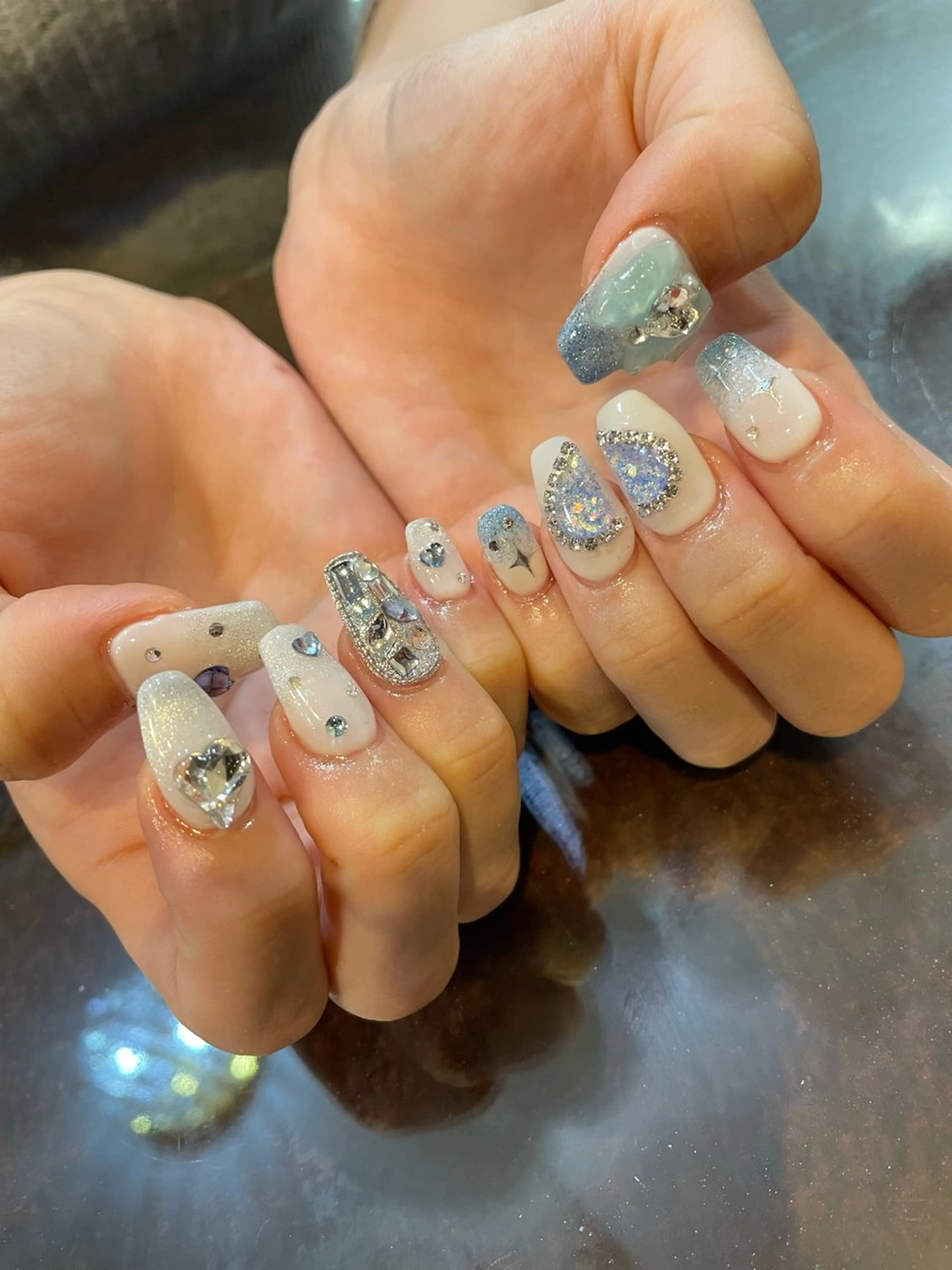 ネイル ブルー キラキラネイル ハンドネイル Mynail プライベートサロンのネイルデザイン