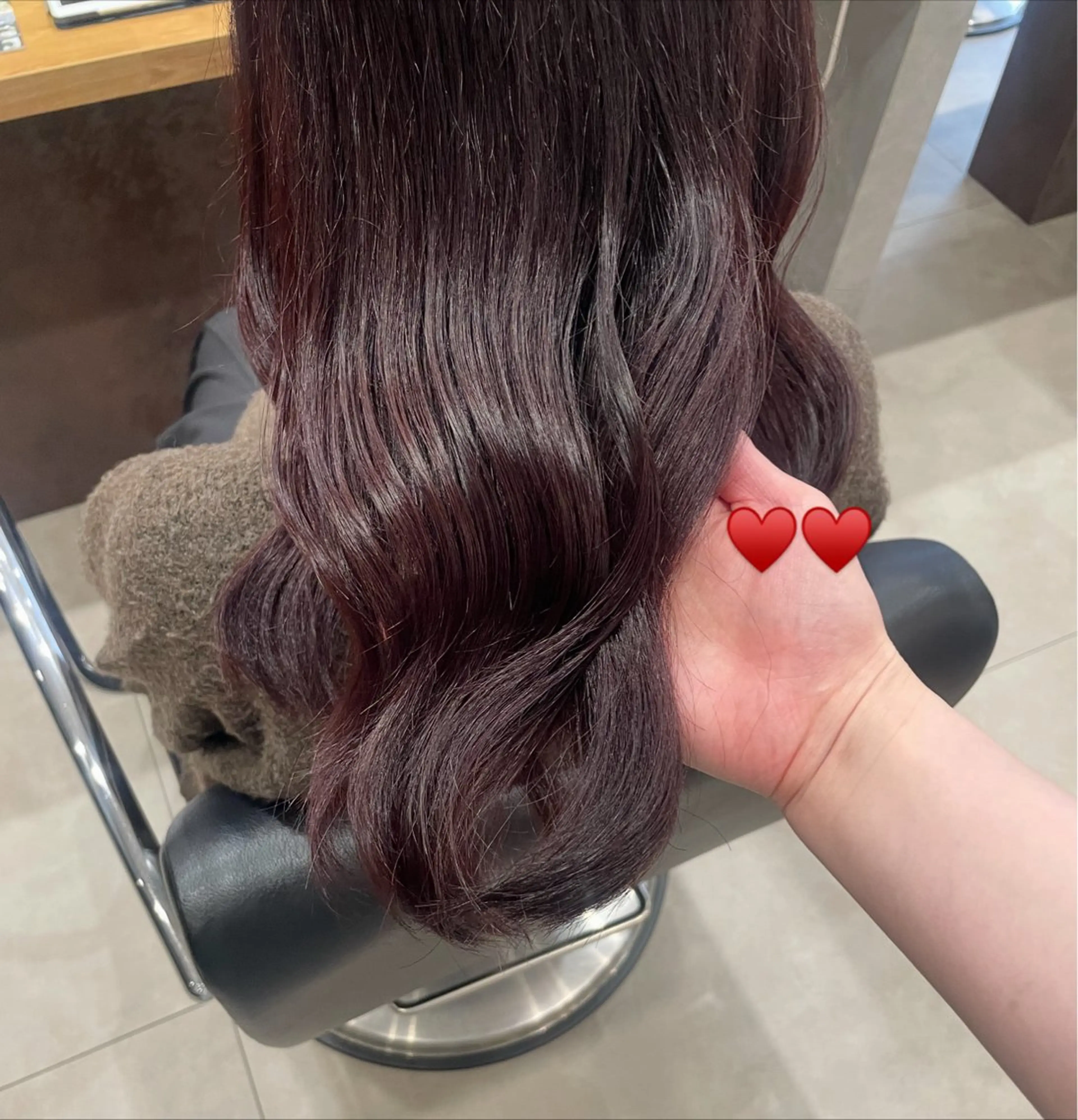 ロング カラー レッドカラー カット ヘアカラー 佐藤 由依/水光カラーのヘアスタイル