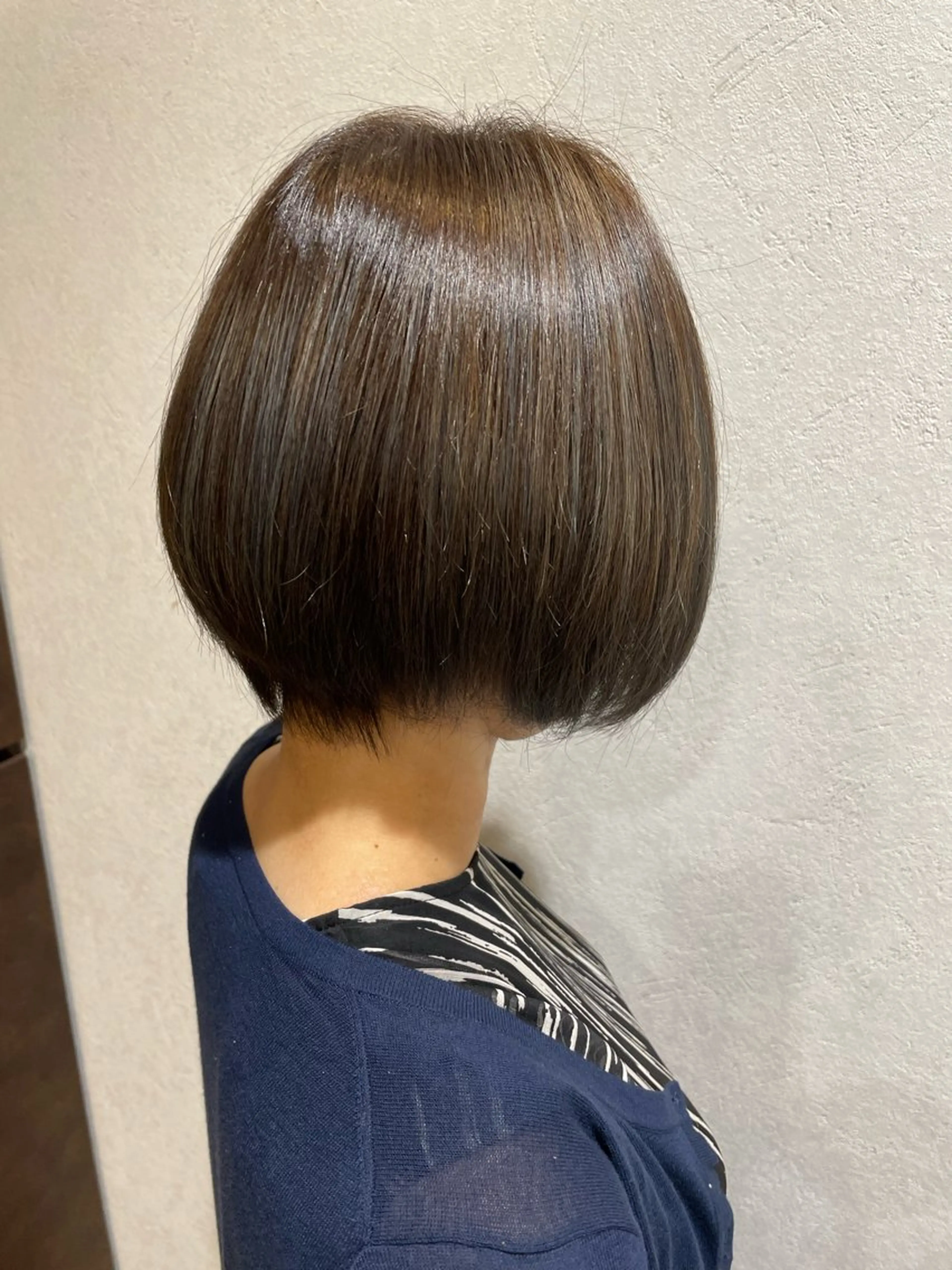 カラー 岡村 真子のヘアスタイル