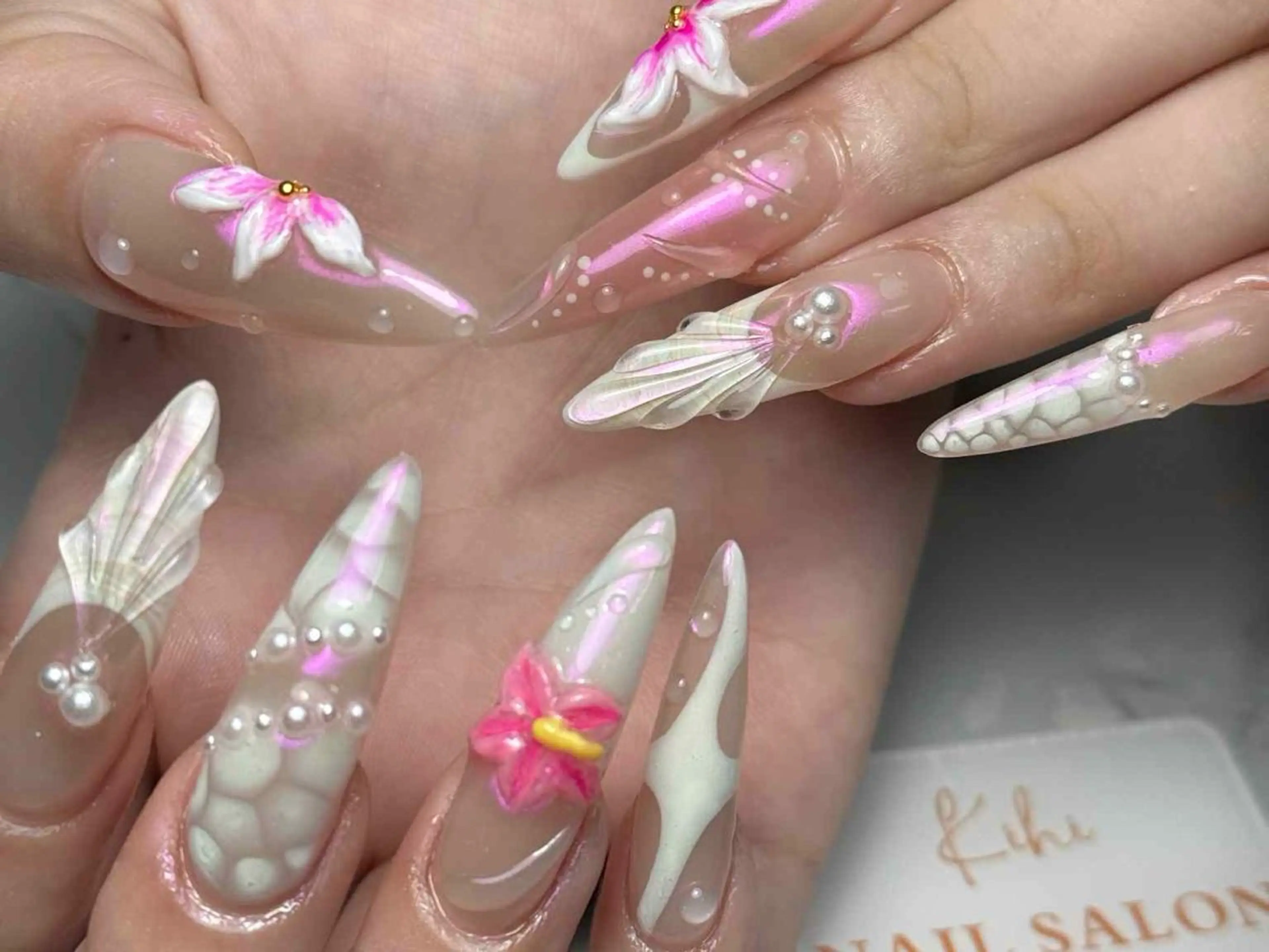 ネイル アートネイル フレンチネイル ジェルネイル グラデーション 韓国ネイル ハンドネイル 💕鈴木ユリ パラジェル/オフ無料のネイルデザイン