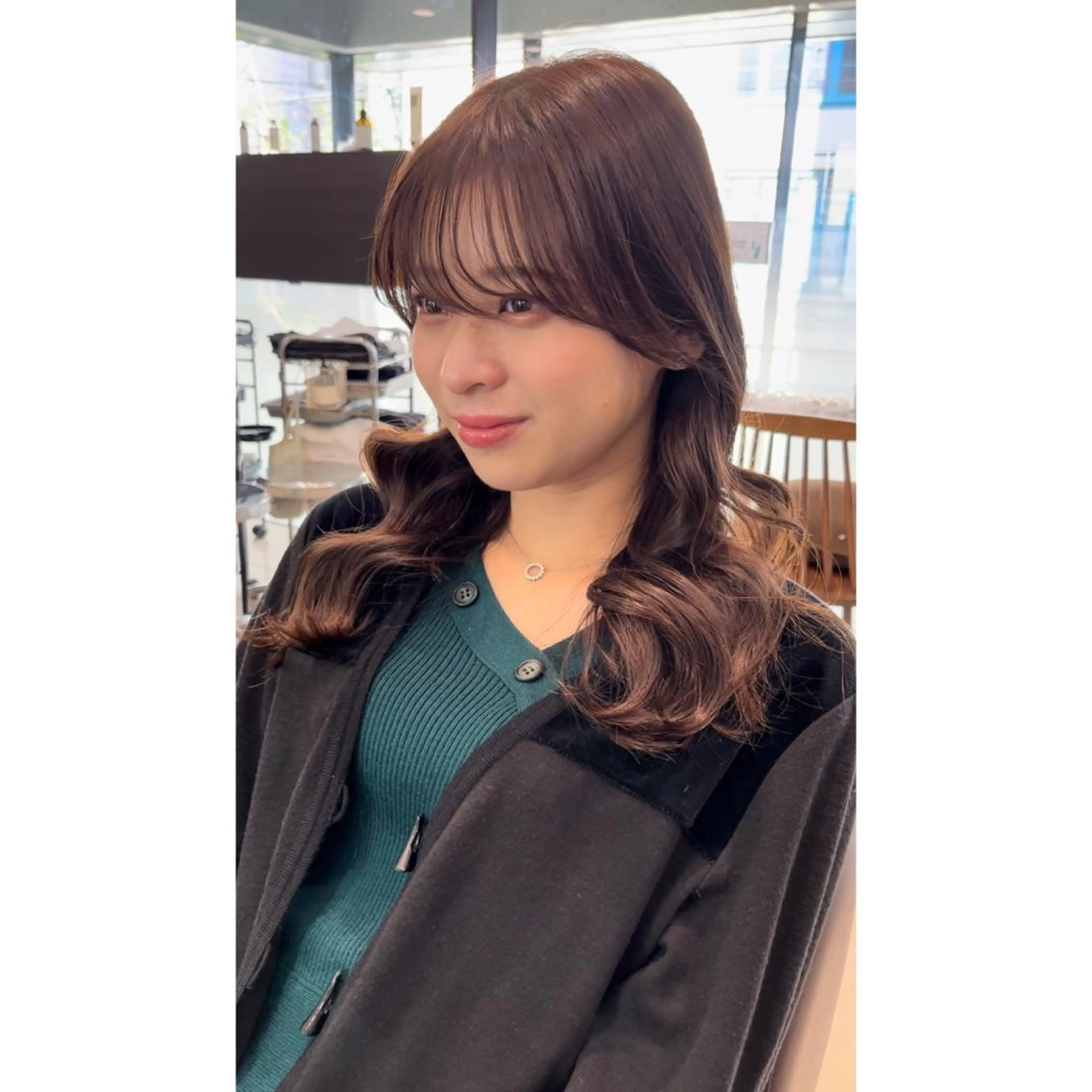 セミロング タンバルモリパーマ 礒井メンキのヘアスタイル