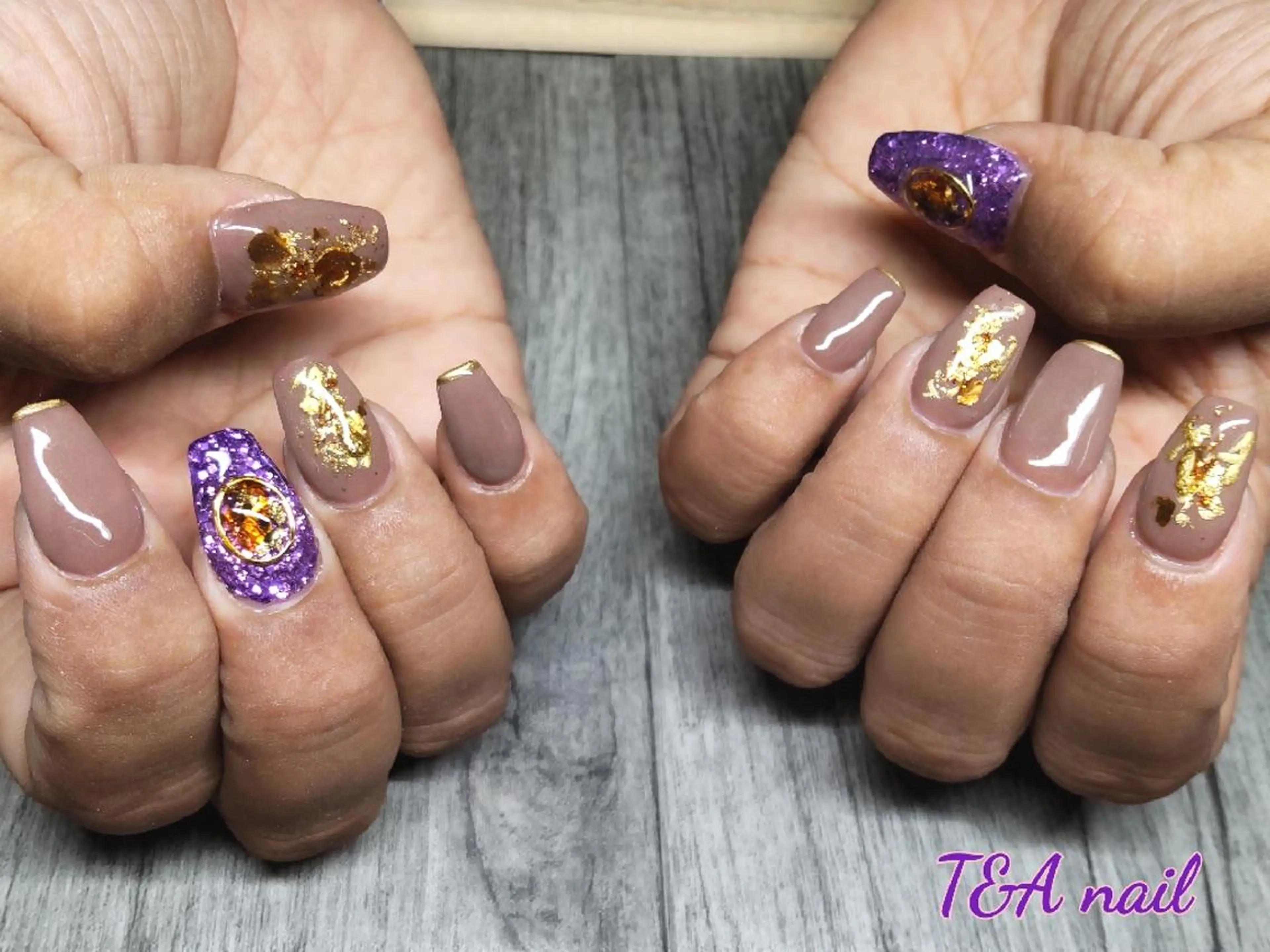 セミロング ネイル パープルカラー ハロウィン 長さ出し ジェルネイル ハロウィン ハンドネイル T&A nailのネイルデザイン