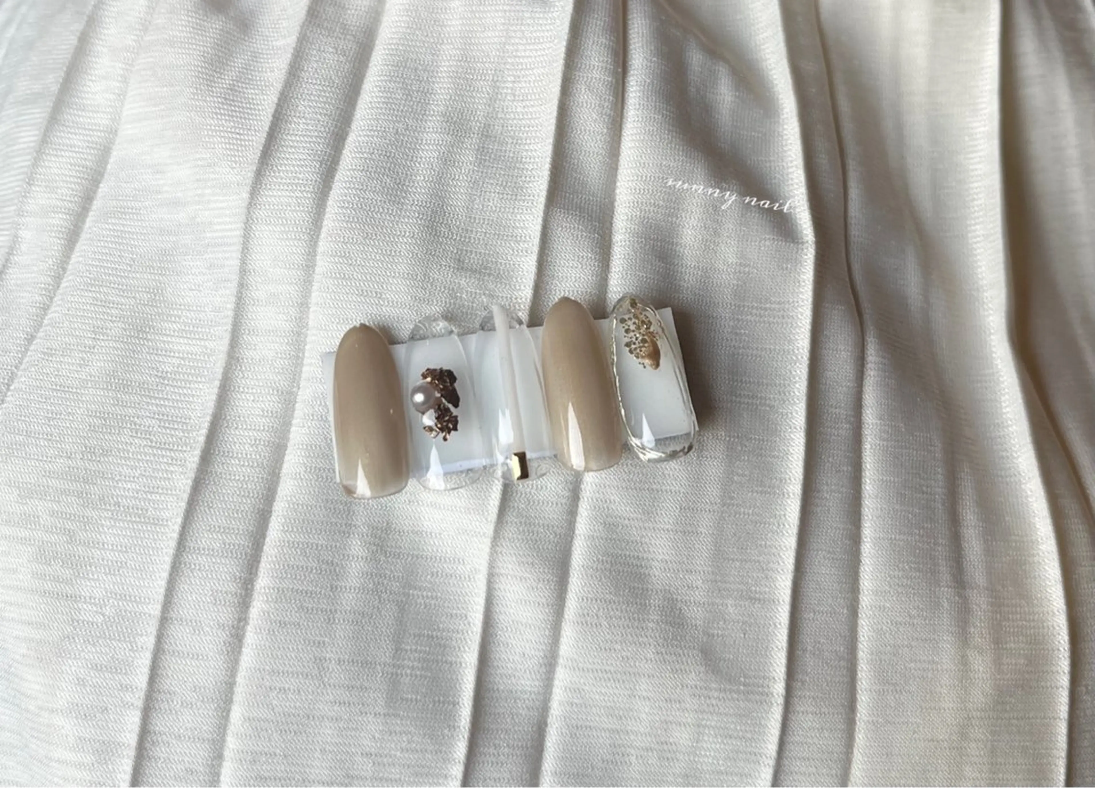 ネイル クリアネイル ジェルネイル ゴールド ニュアンスネイル パラジェル sunny nailのネイルデザイン