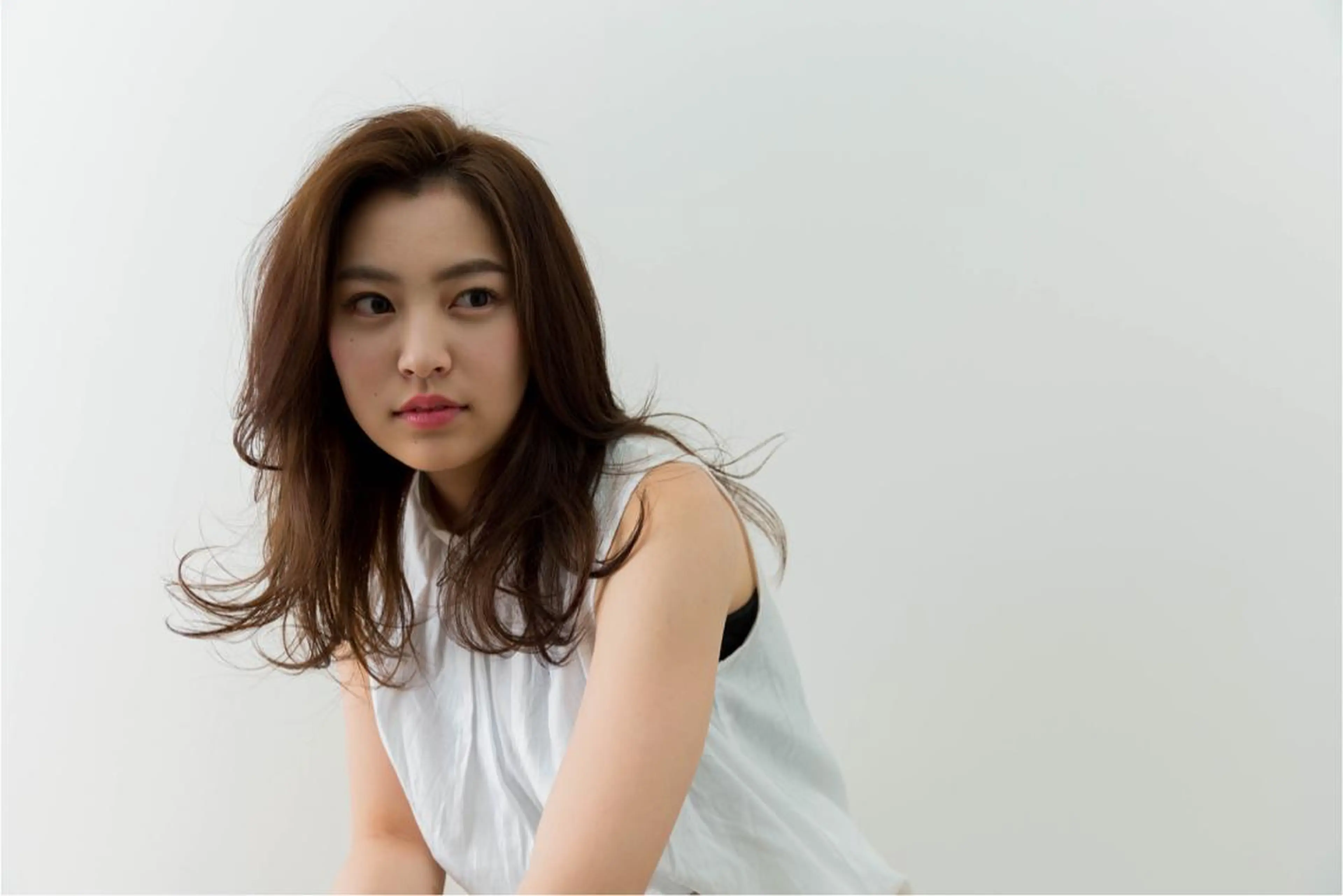 ミディアム カラー ツジガキ ユウスケのヘアスタイル