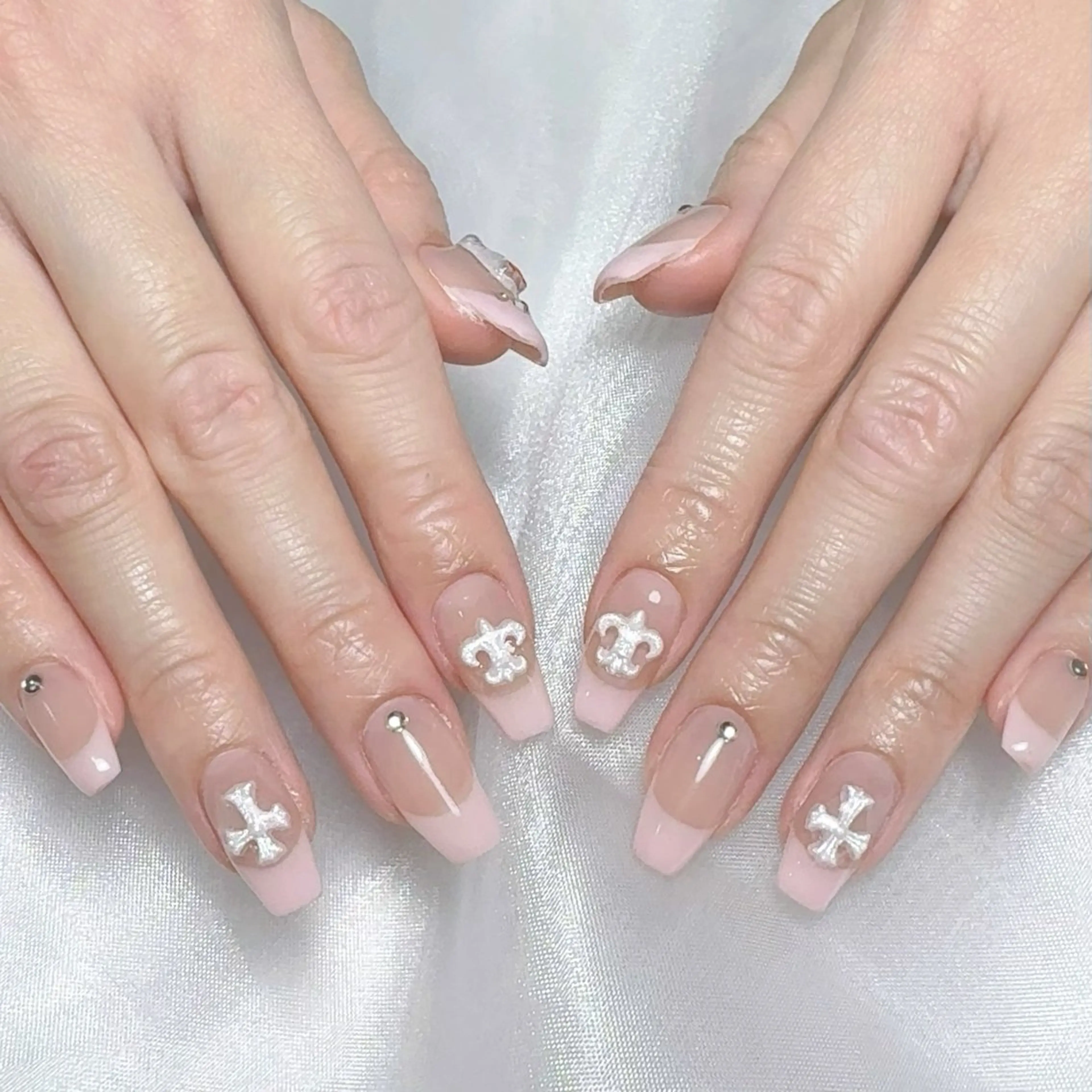 メンズ ネイル メンズ韓国風 アートネイル オーロラネイル ガーリー キラキラネイル Nail salon 木にいるのネイルデザイン