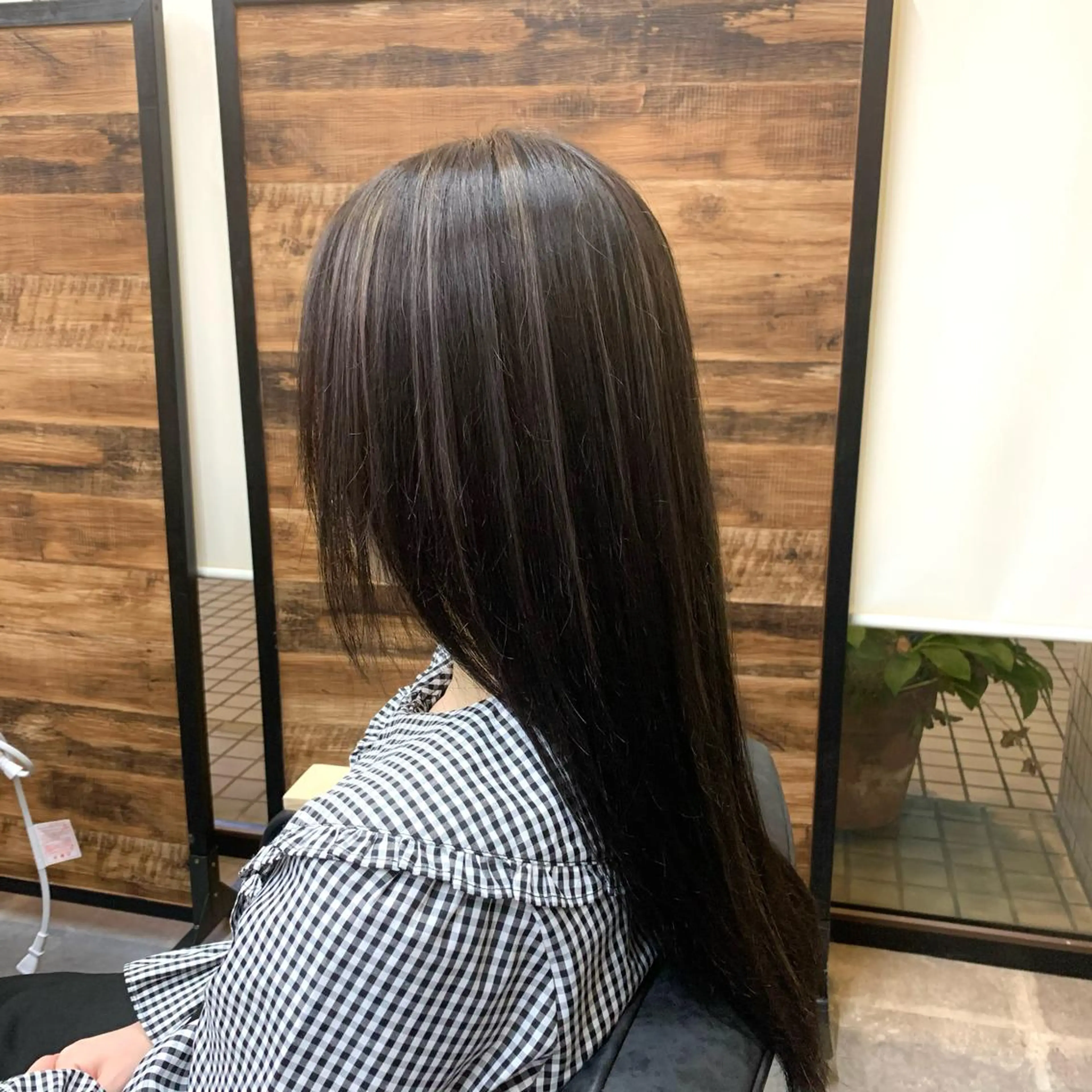 ロング カラー 吉田 悠乃のヘアスタイル