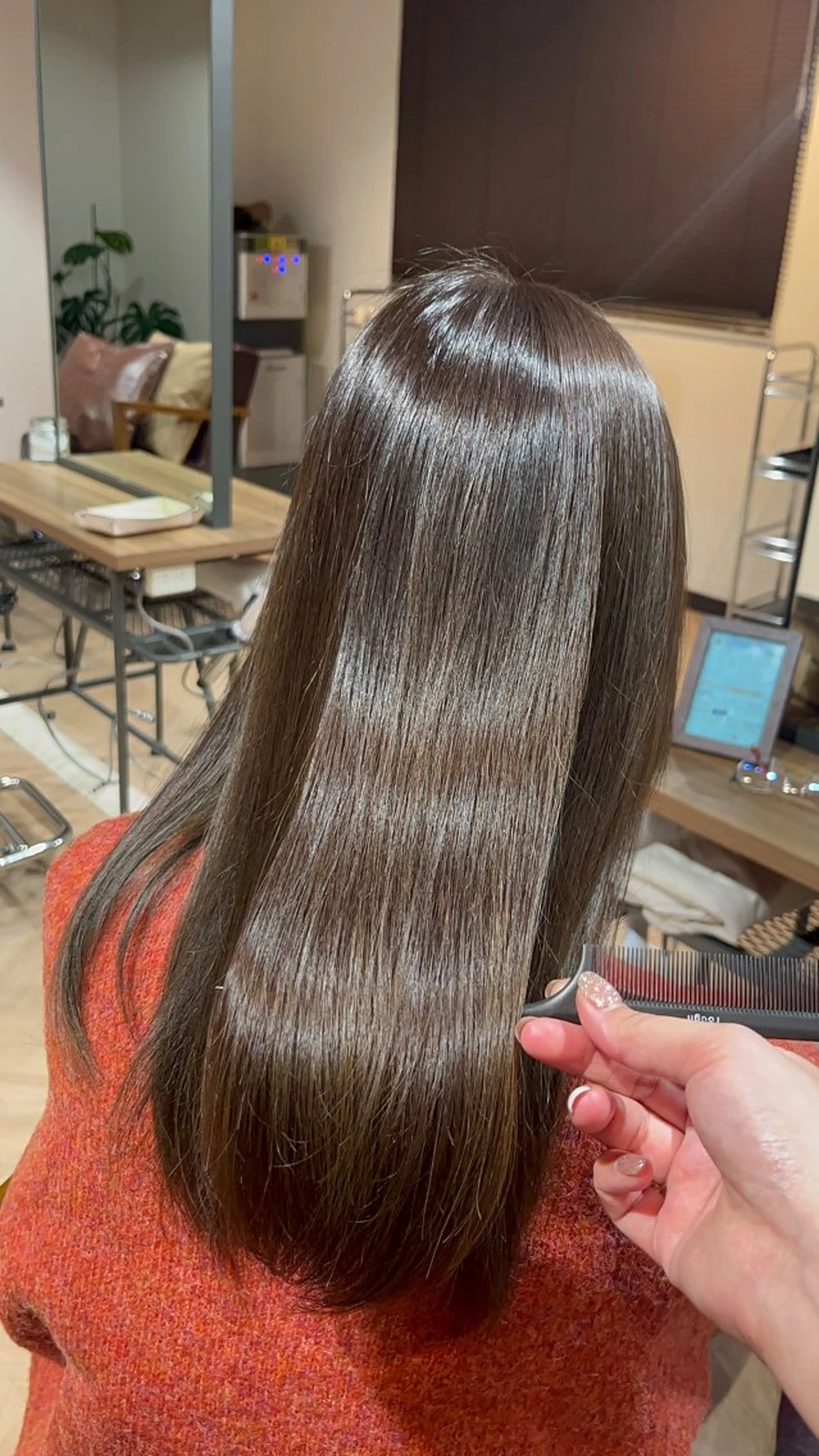 カラー グレージュ 奥野 涼香のヘアスタイル