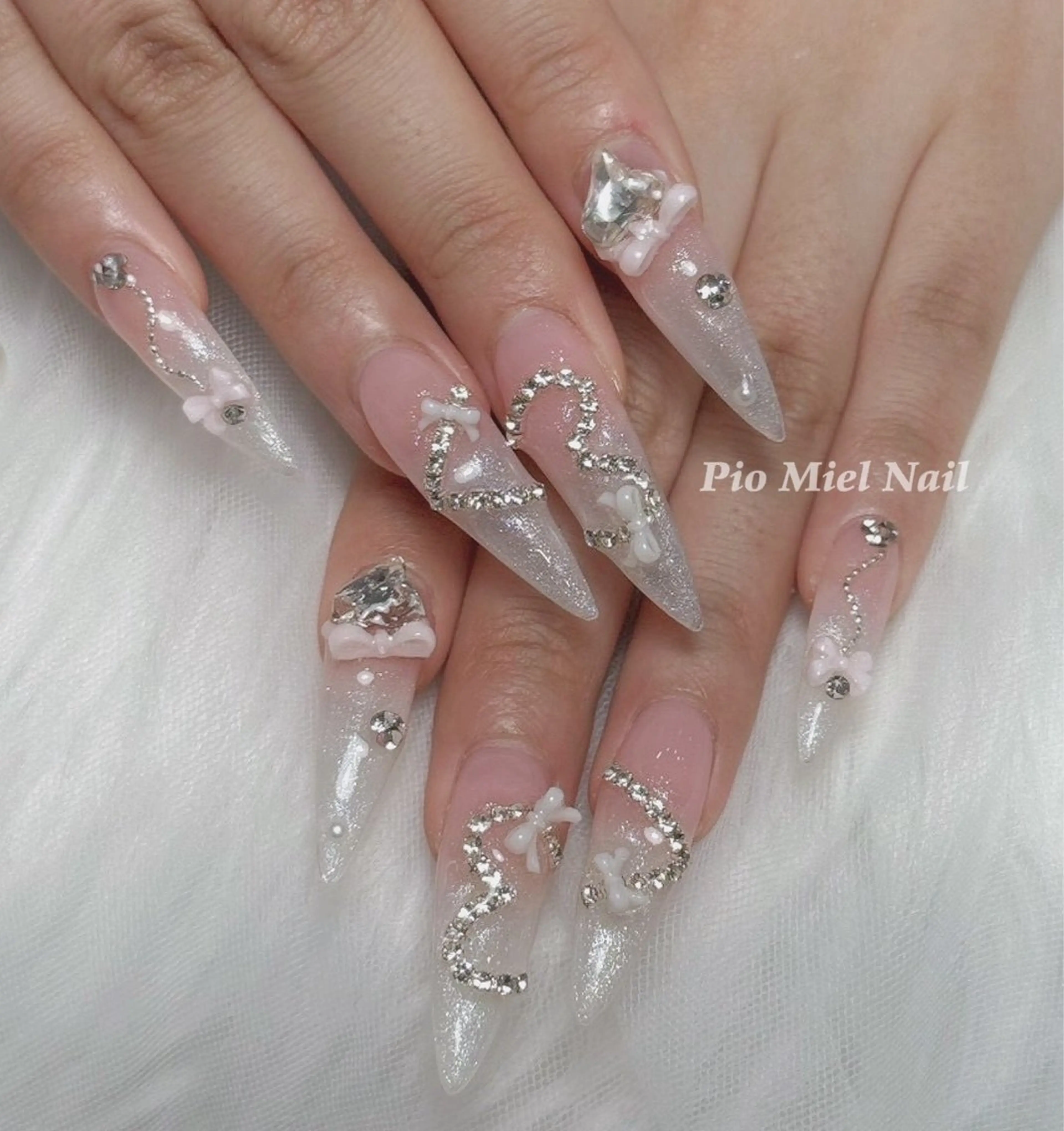 ネイル ハンドネイル HANA 長さだしのネイルデザイン