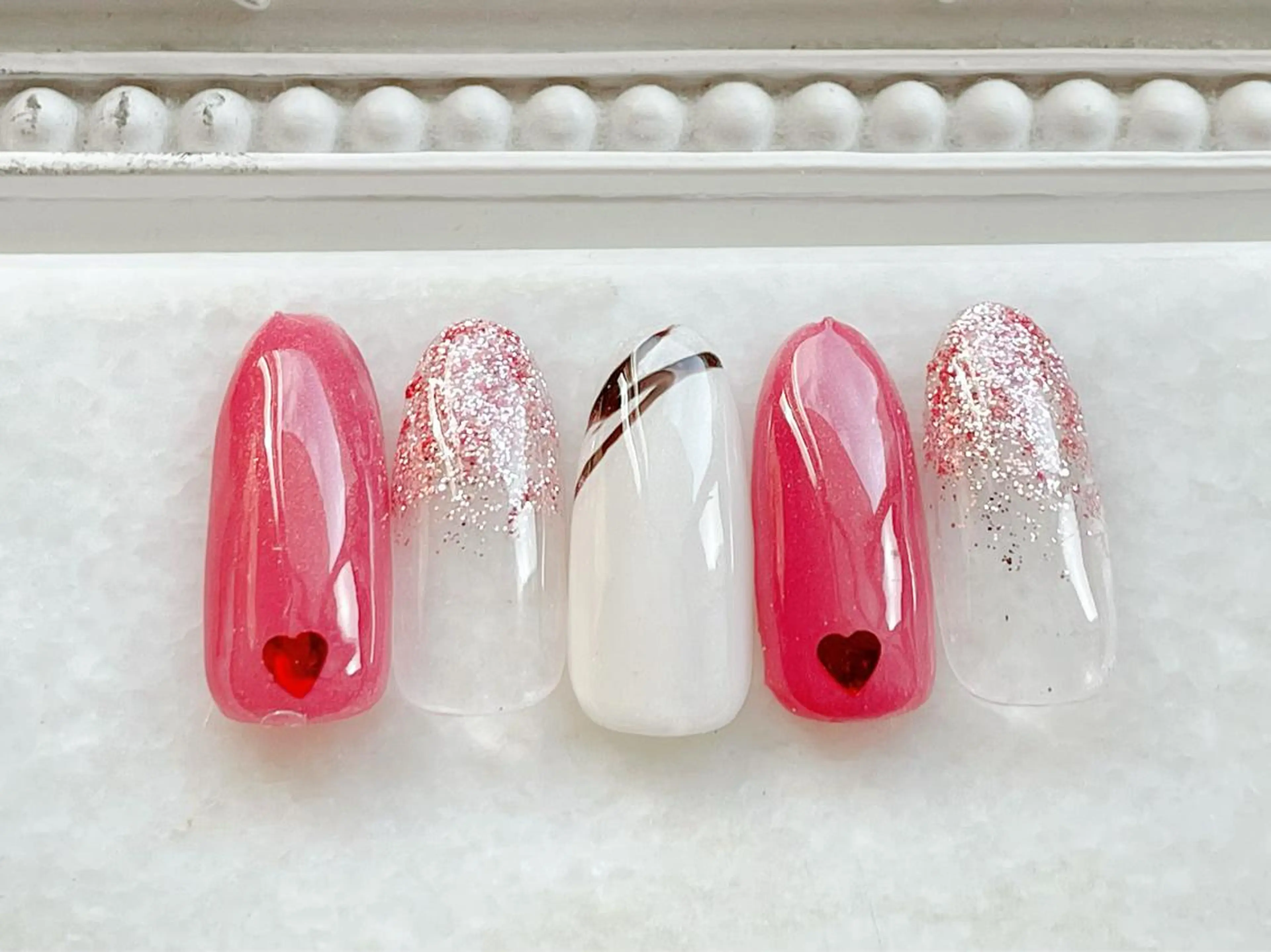 ネイル ジェルネイル ハート パラジェル バレンタイン ハンドネイル Satomi  のネイルデザイン