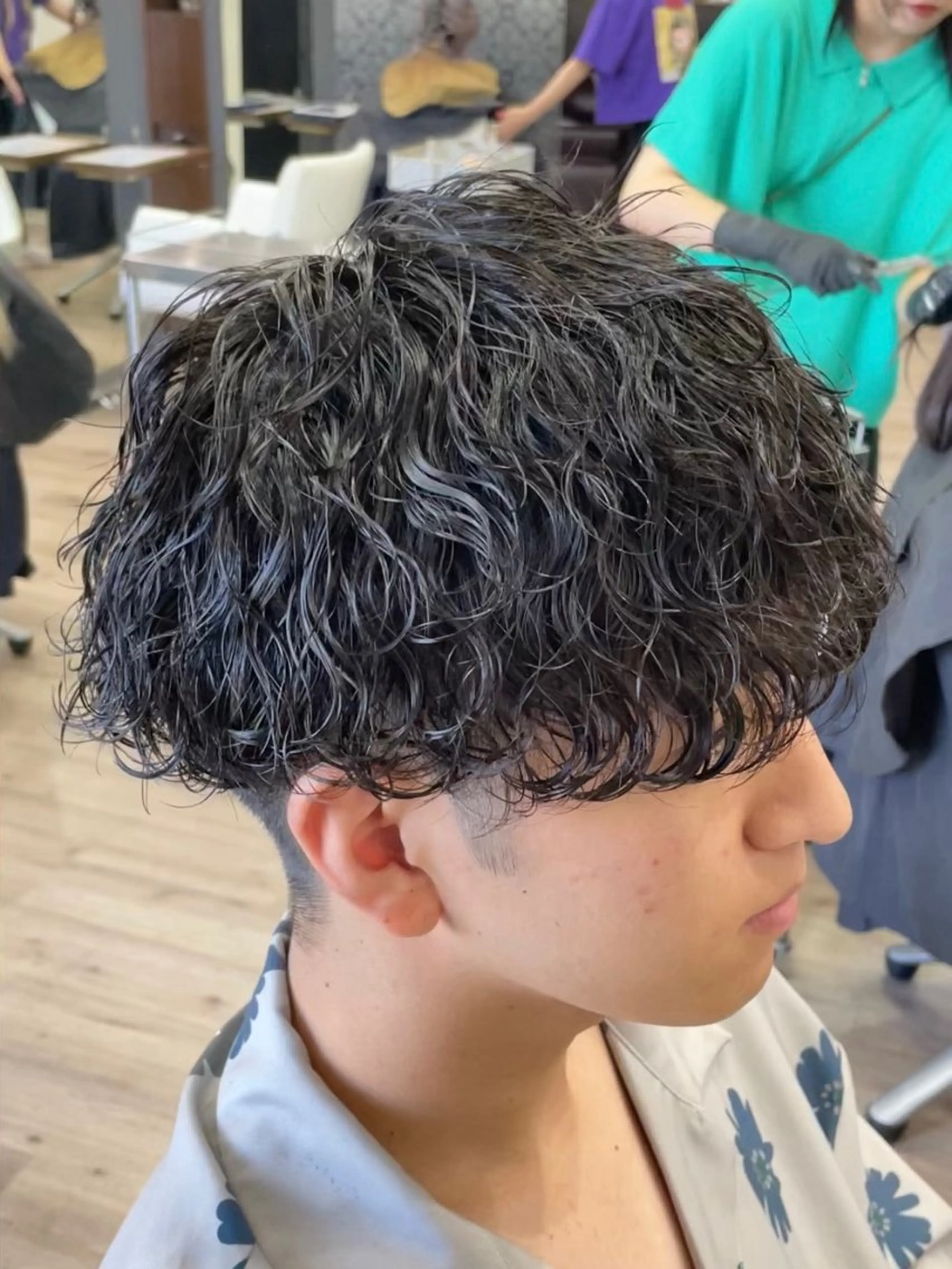 パーマ メンズ メンズパーマ 波巻きパーマ スパイラルパーマ アタ ムのヘアスタイル