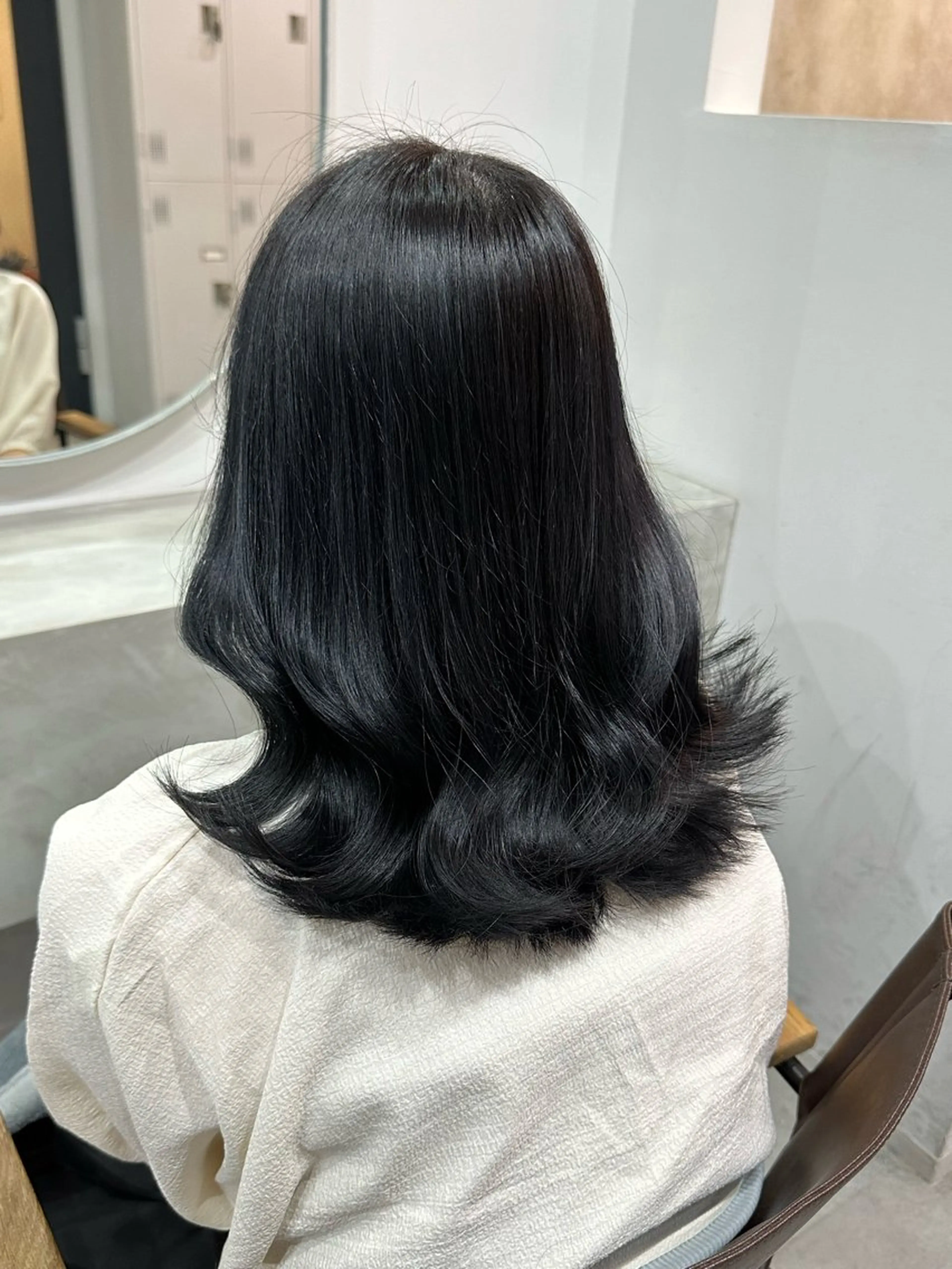 セミロング カット ヘアカラー トリートメント シガ ミクトのヘアスタイル