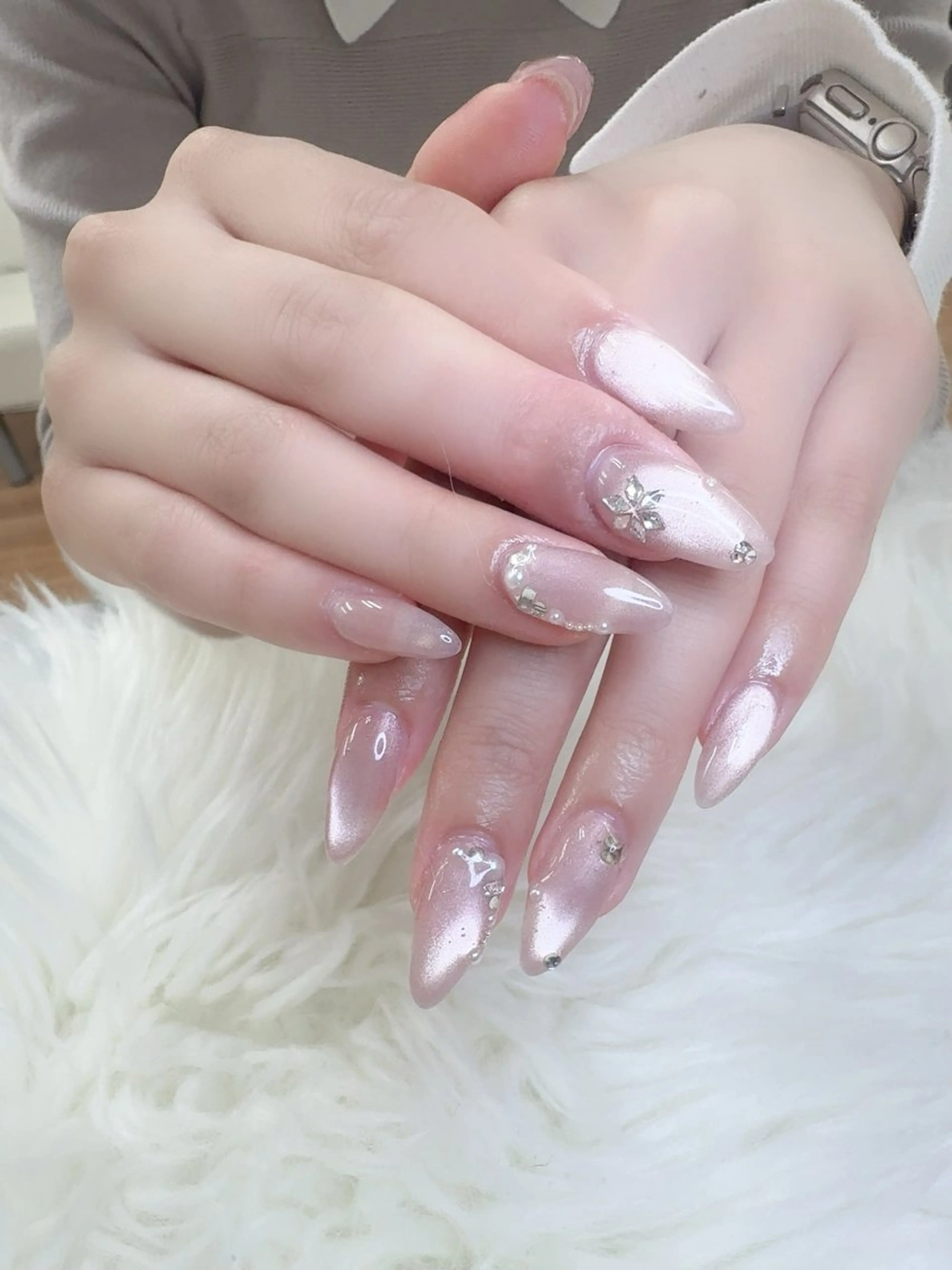 ネイル フレンチネイル 韓国ネイル マグネットネイル ニュアンスネイル オフィスネイル ハンドネイル Mlan Nailのネイルデザイン
