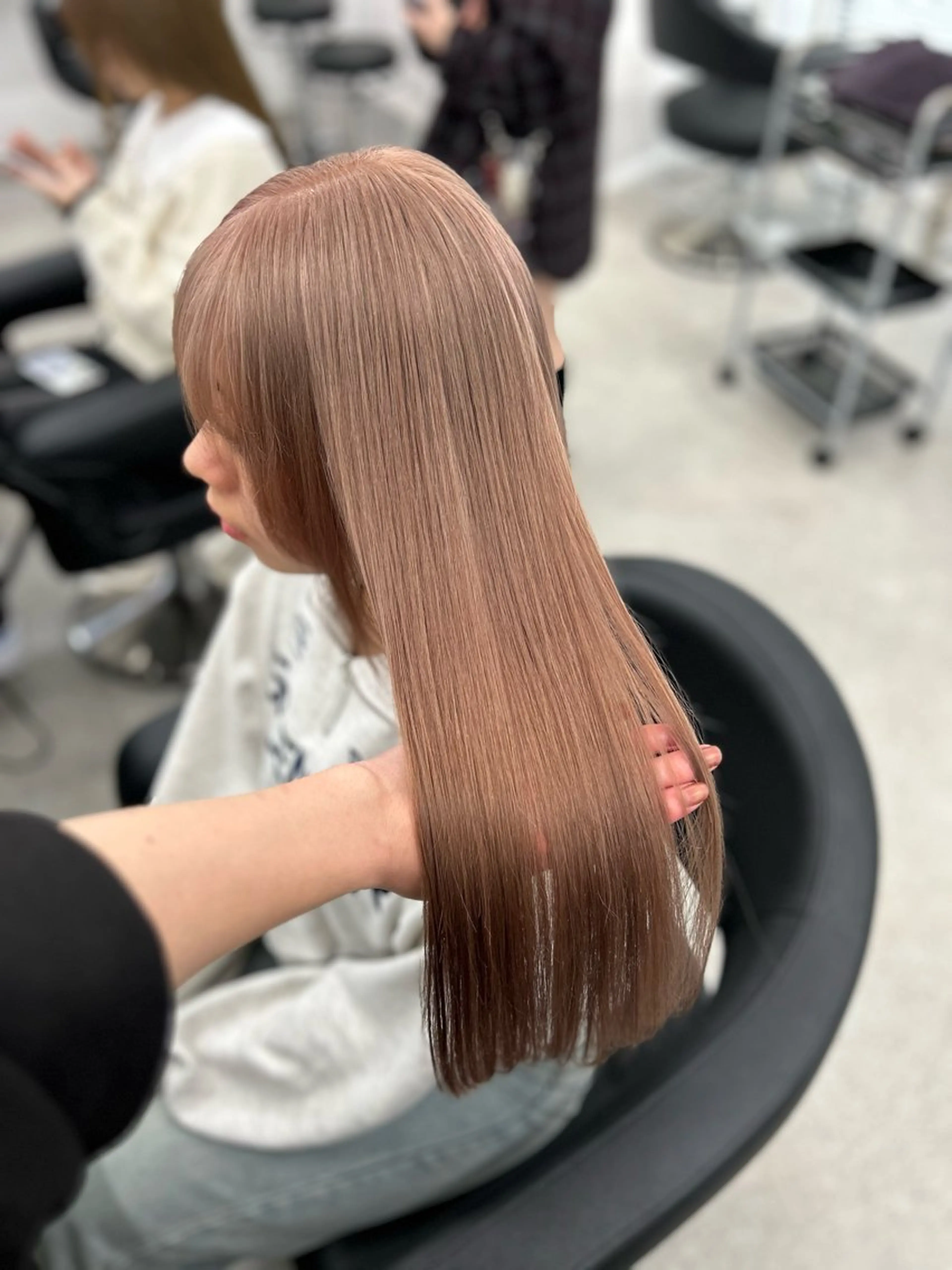 ロング カラー ヘアアレンジ トレンドモテカラー 🩷色落ちまで可愛くのヘアスタイル