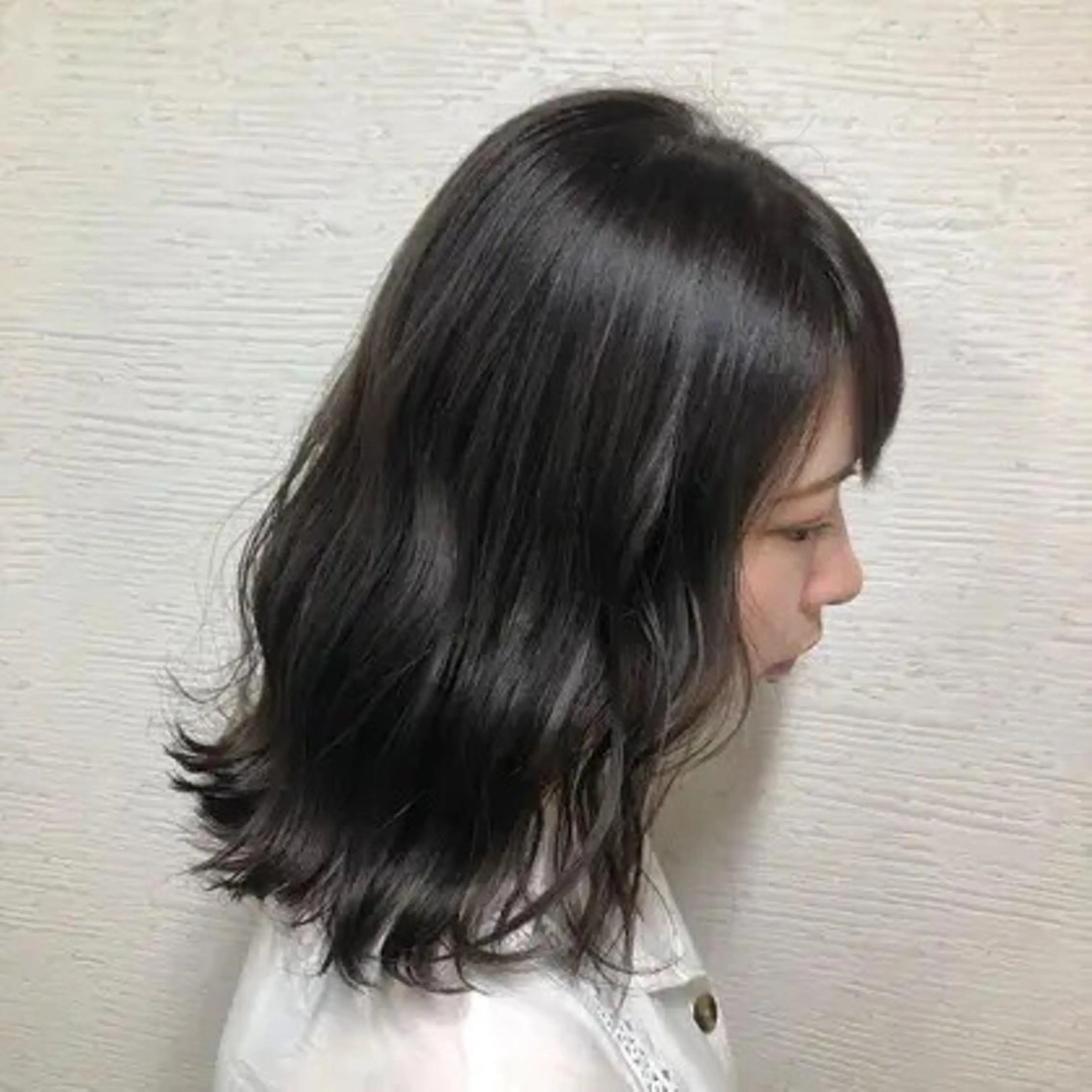 ミディアム newi 赤羽のヘアスタイル