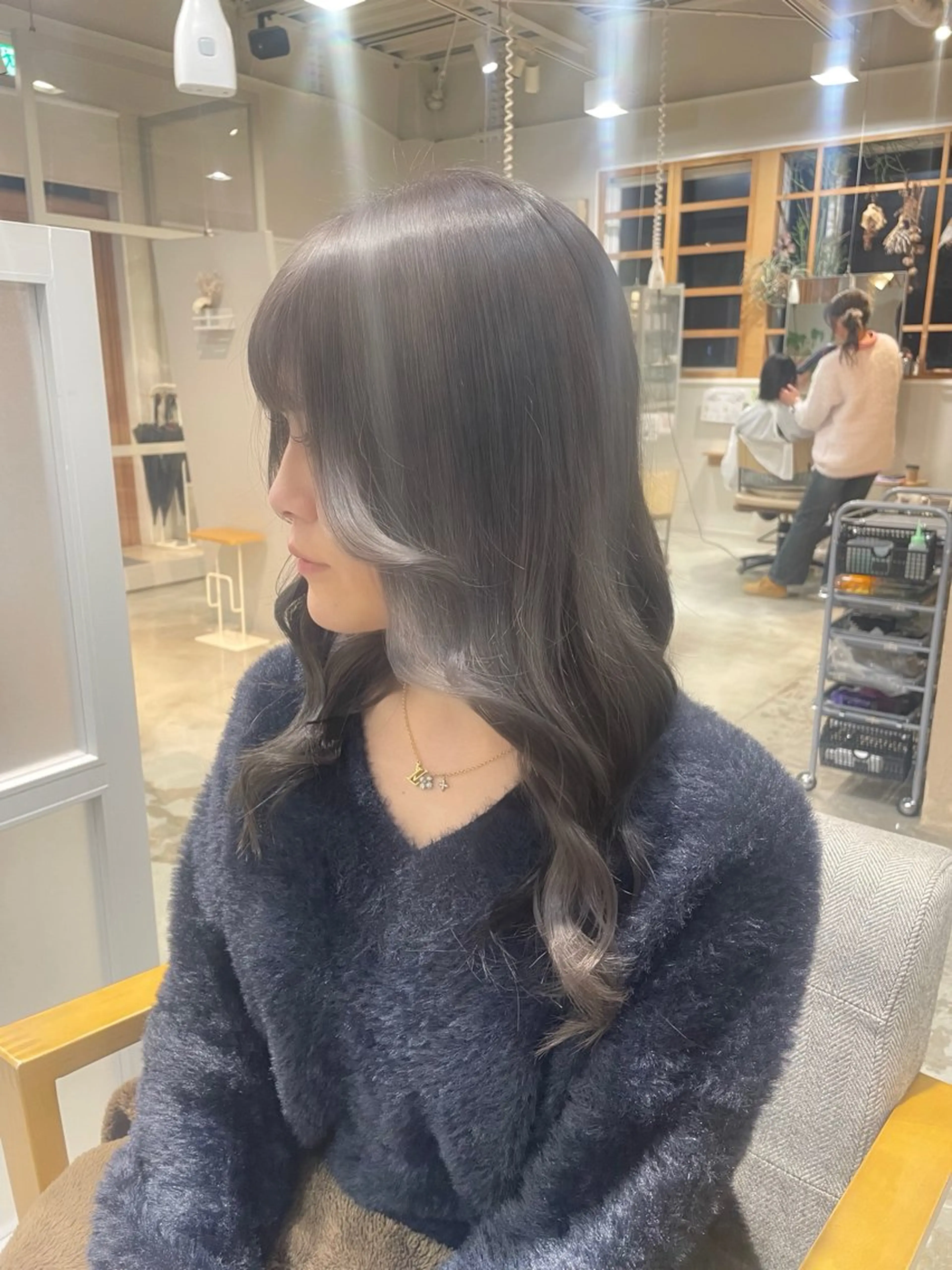 ロング ヘアカラー チグサ ミウのヘアスタイル