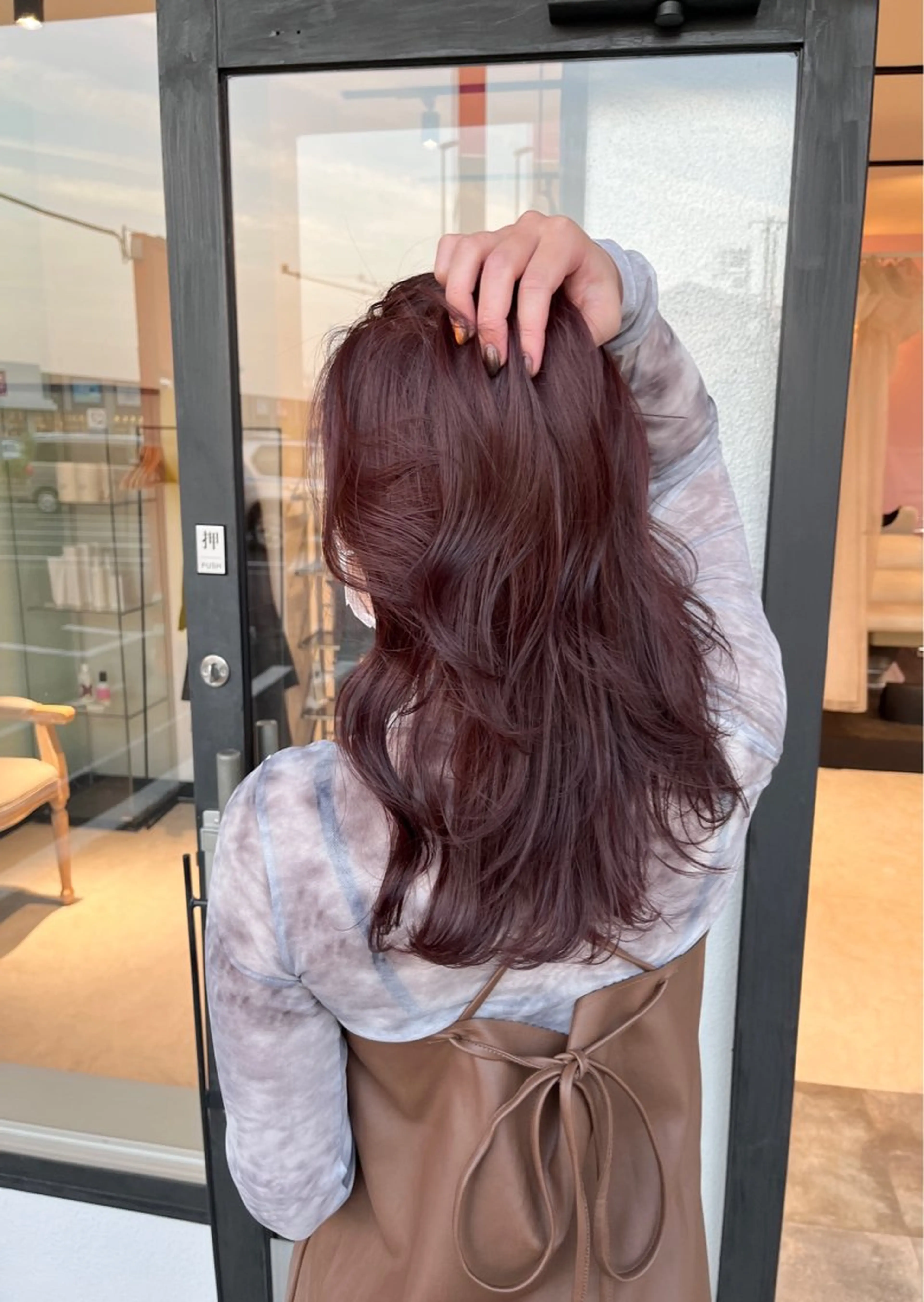 カラー レッドカラー MATTY azusaのヘアスタイル