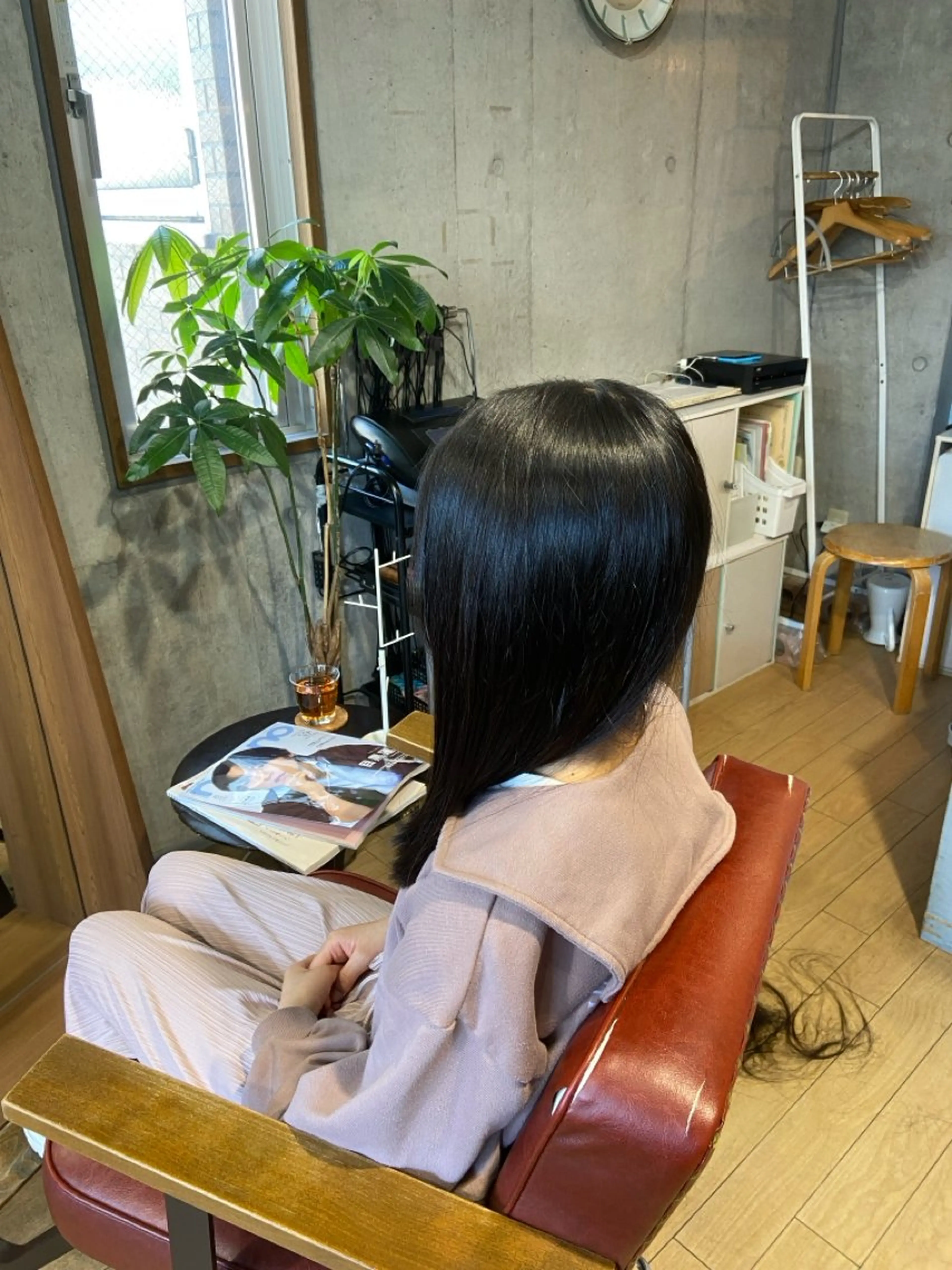 ミディアム レイヤーカット ローレイヤー カット 西内 亮太のヘアスタイル