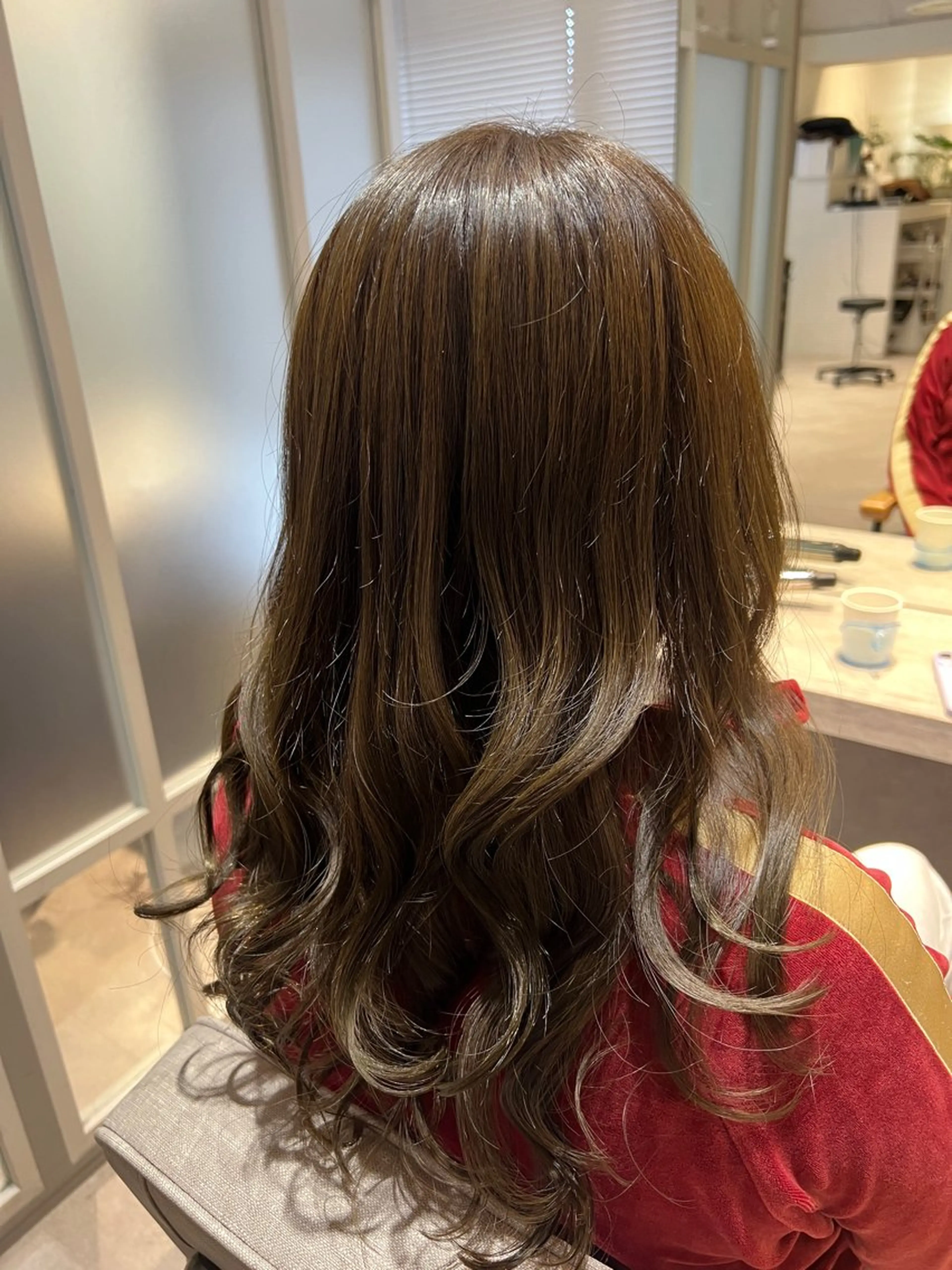ロング カラー ベージュカラー オリーブベージュ カット ヘアカラー トリートメント 清水 大樹のヘアスタイル