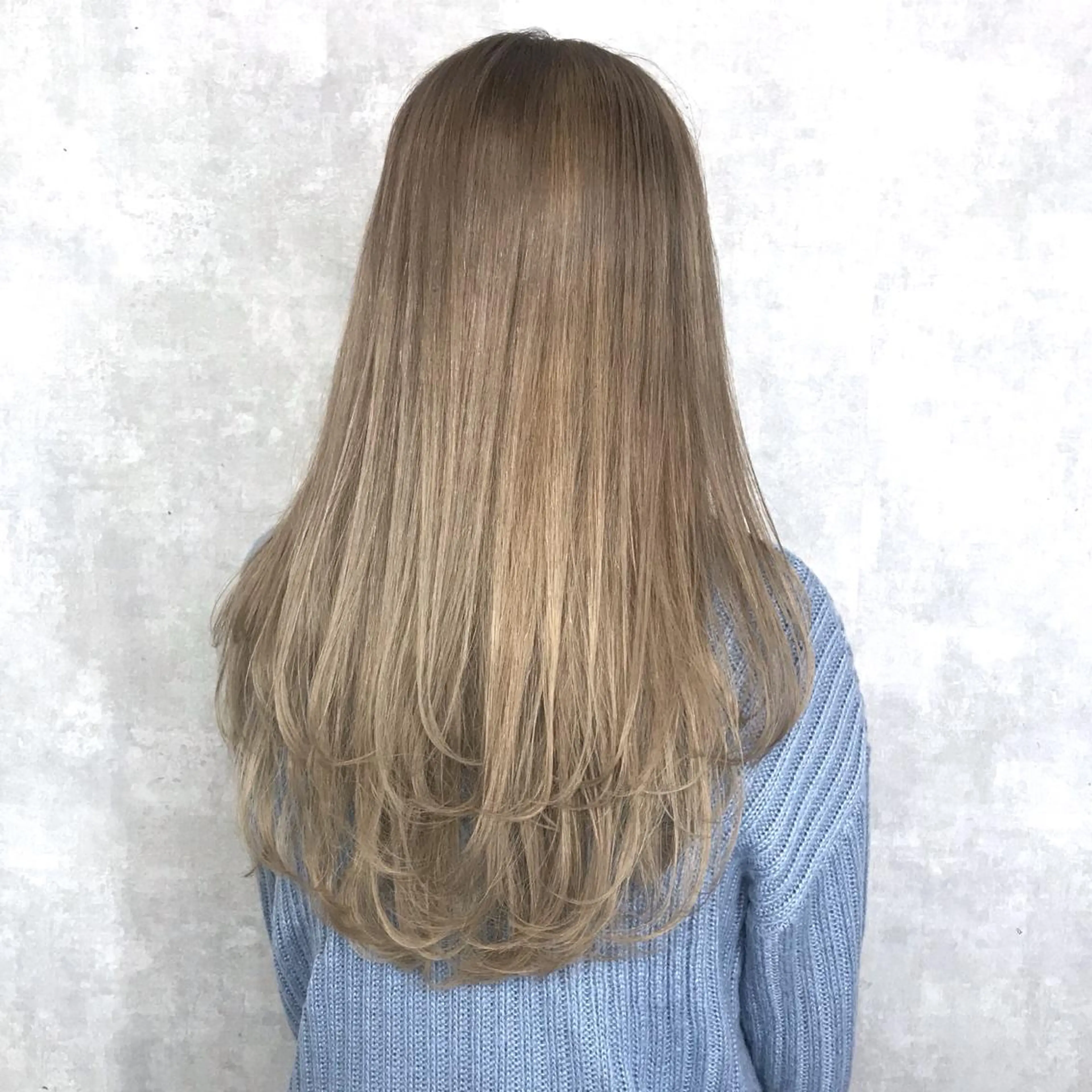 ロング カラー ブリーチ グレージュ ヨシンモリ ムルギョル巻き 韓国風ヘア K-POP好き美容師 🇰🇷Kai.Yのヘアスタイル