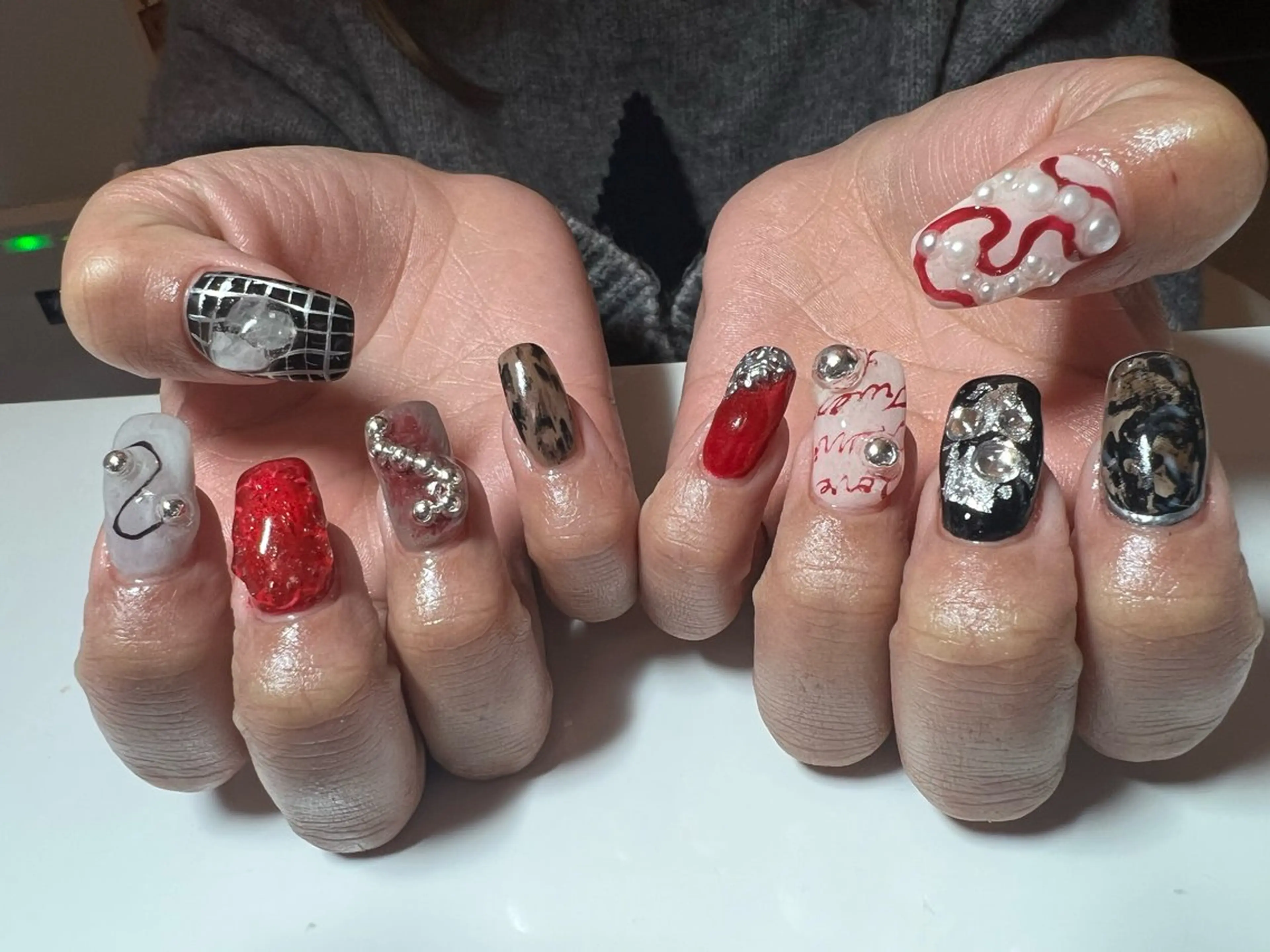 ネイル 髙城 亜紀のネイルデザイン