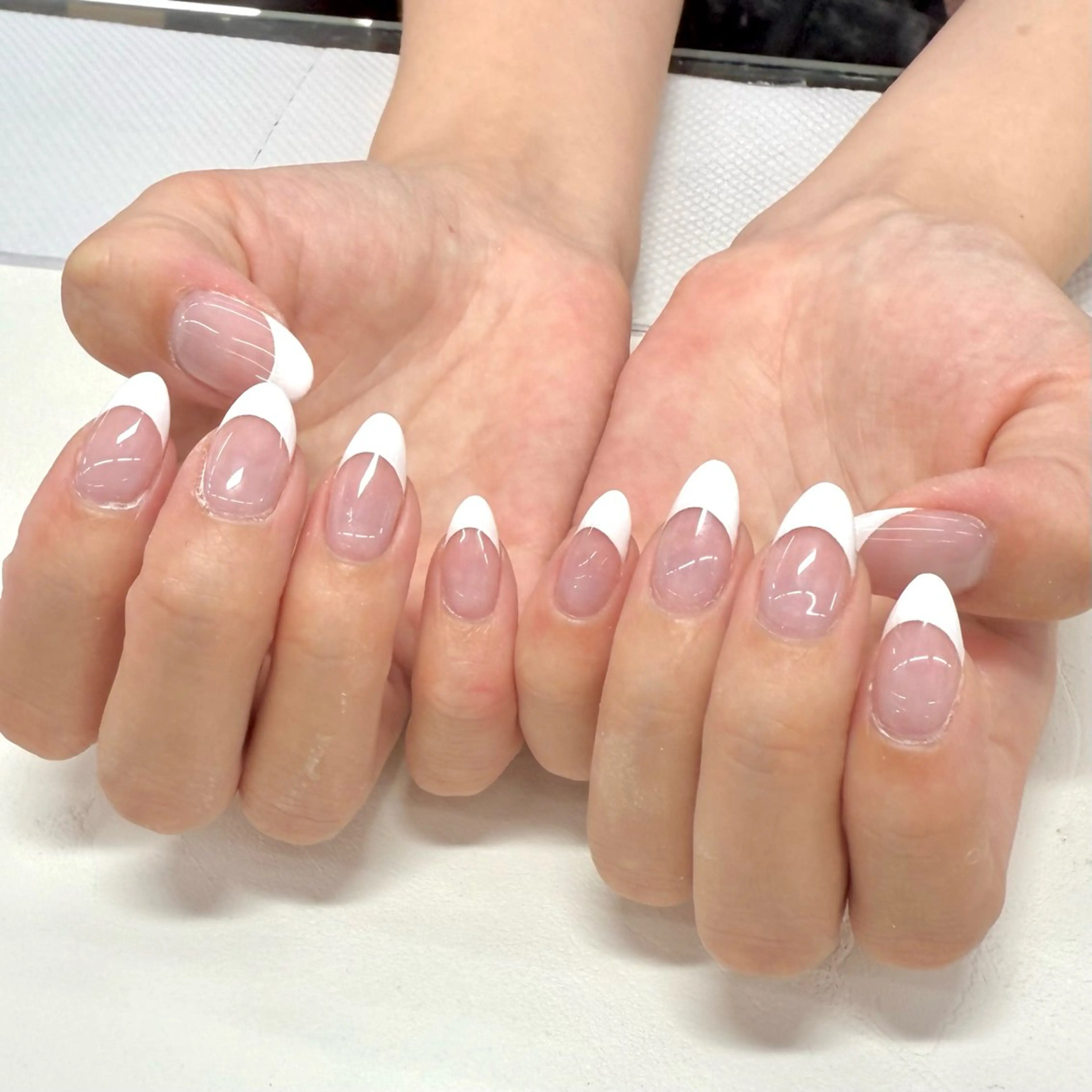 ネイル MAXKELLY正池 白フレンチ募集🕊️のネイルデザイン