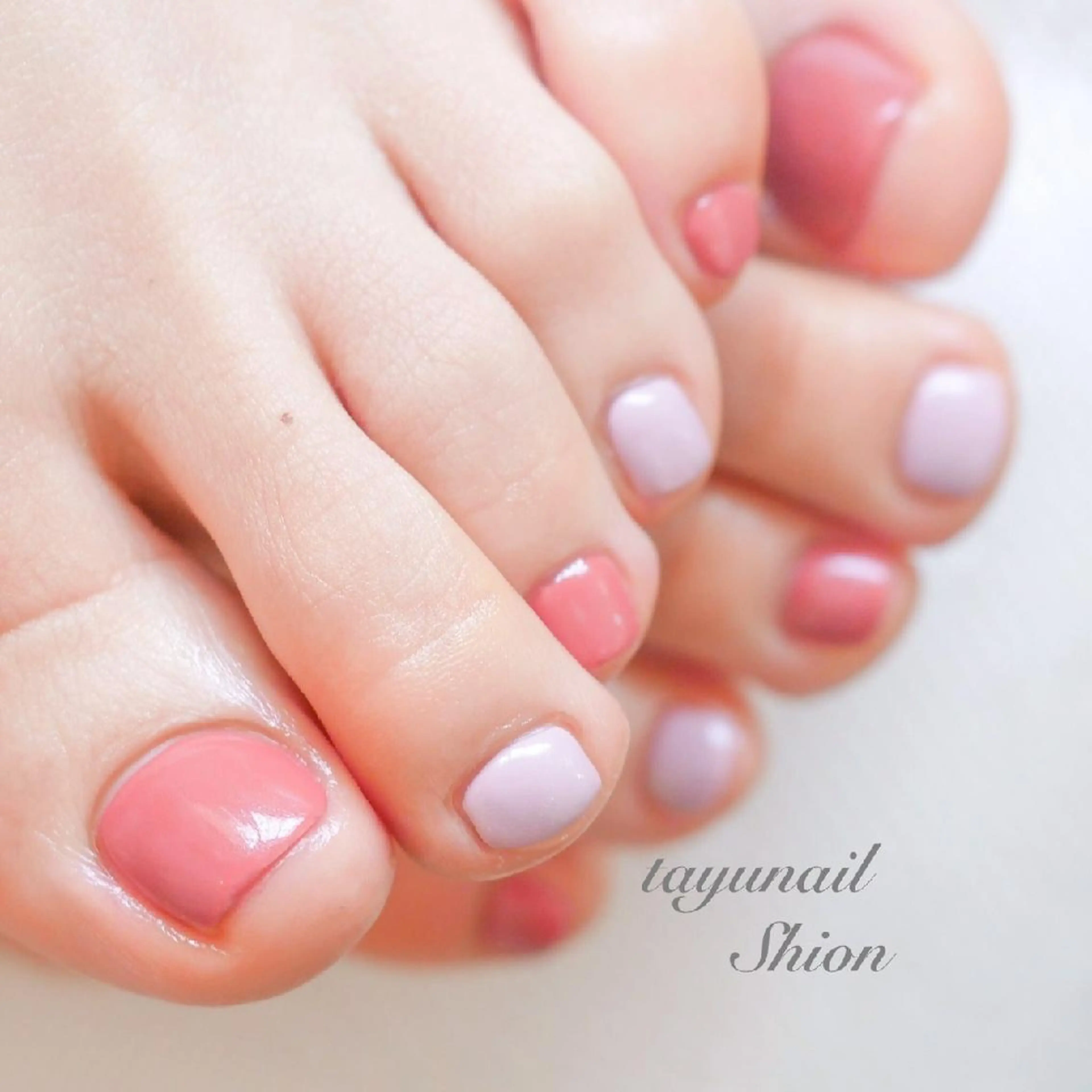 ネイル ブルー フットネイル ジェルネイル パラジェル ピンク ネイルサロン 【たゆnail】のネイルデザイン