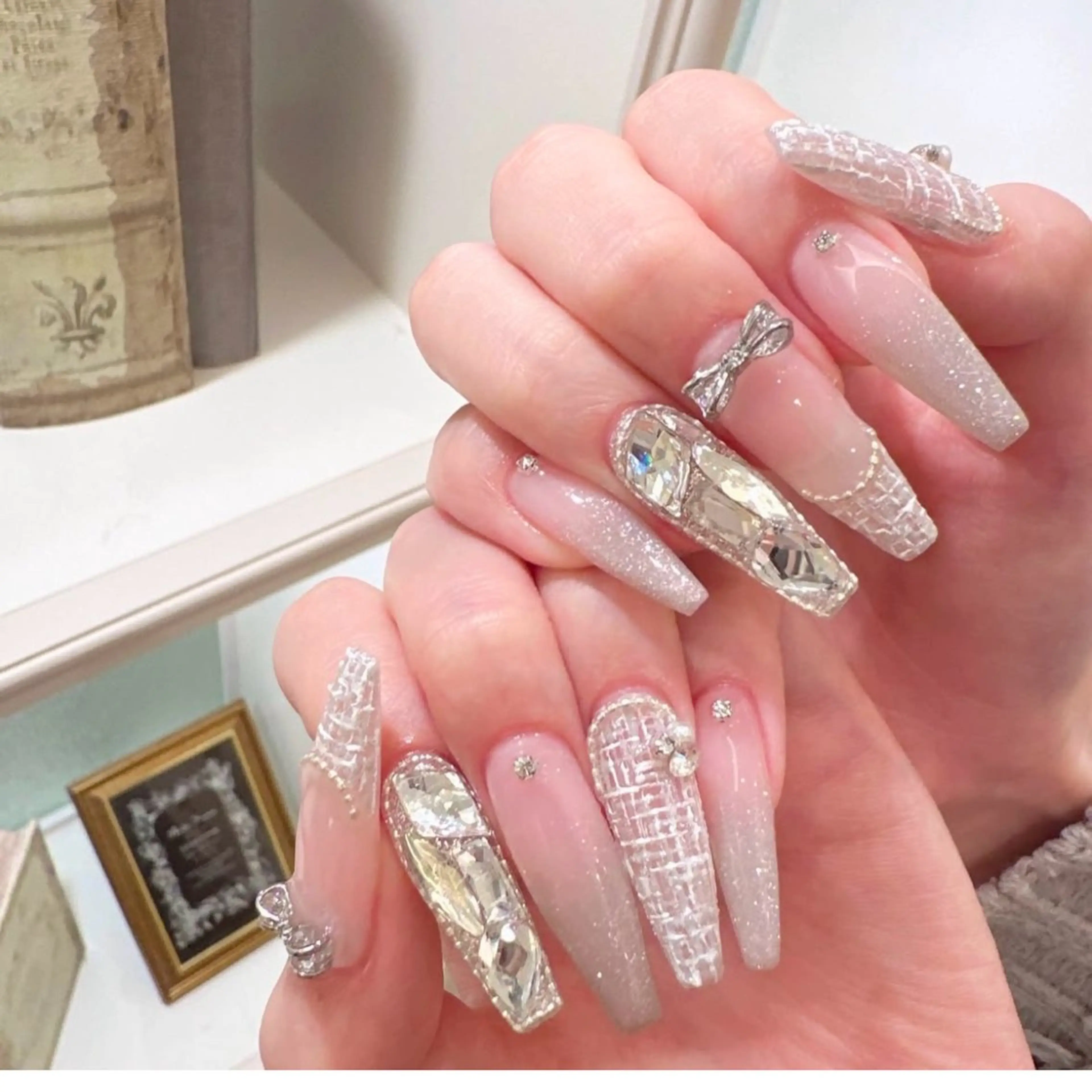 ネイル 韓国ネイル ニュアンスネイル シンプルネイル 春ネイル ワンホンネイル Nihonthy Nail 新宿所属・Nihonthy Nail 新宿のネイルデザイン