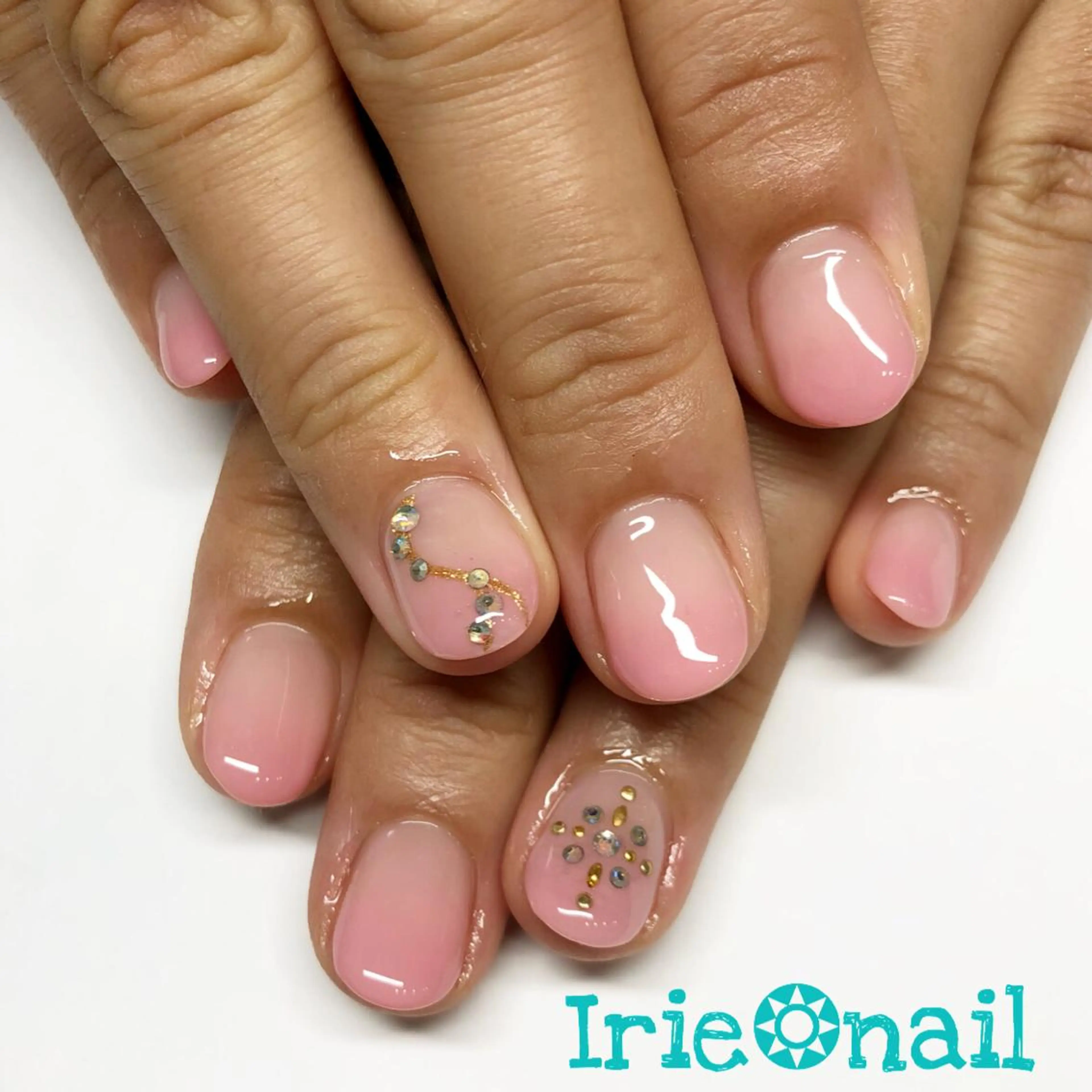 ネイル アートネイル グラデーション 與儀 知佳のネイルデザイン