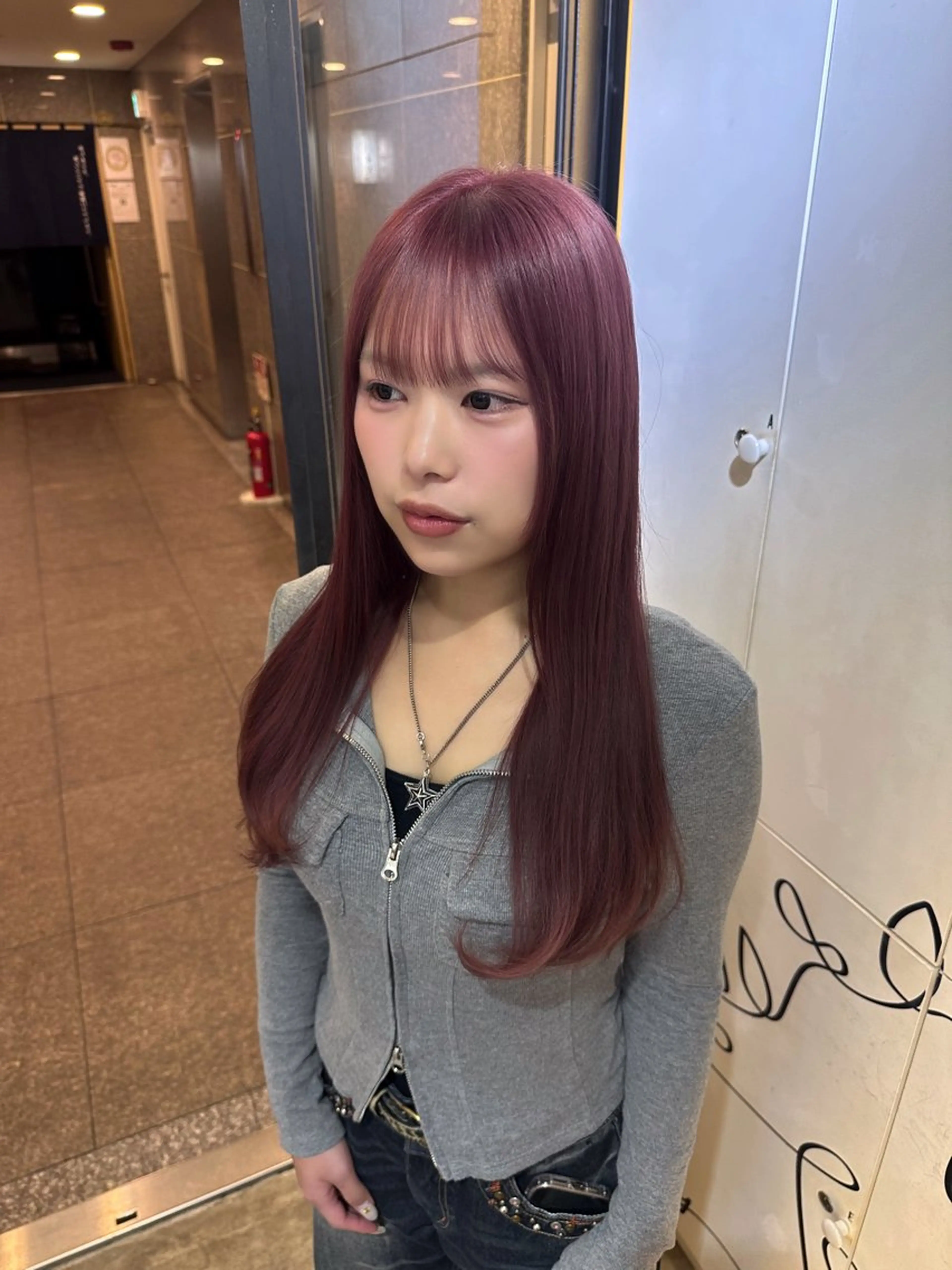 セミロング カラー riho🎀 / 梅田美容室のヘアスタイル