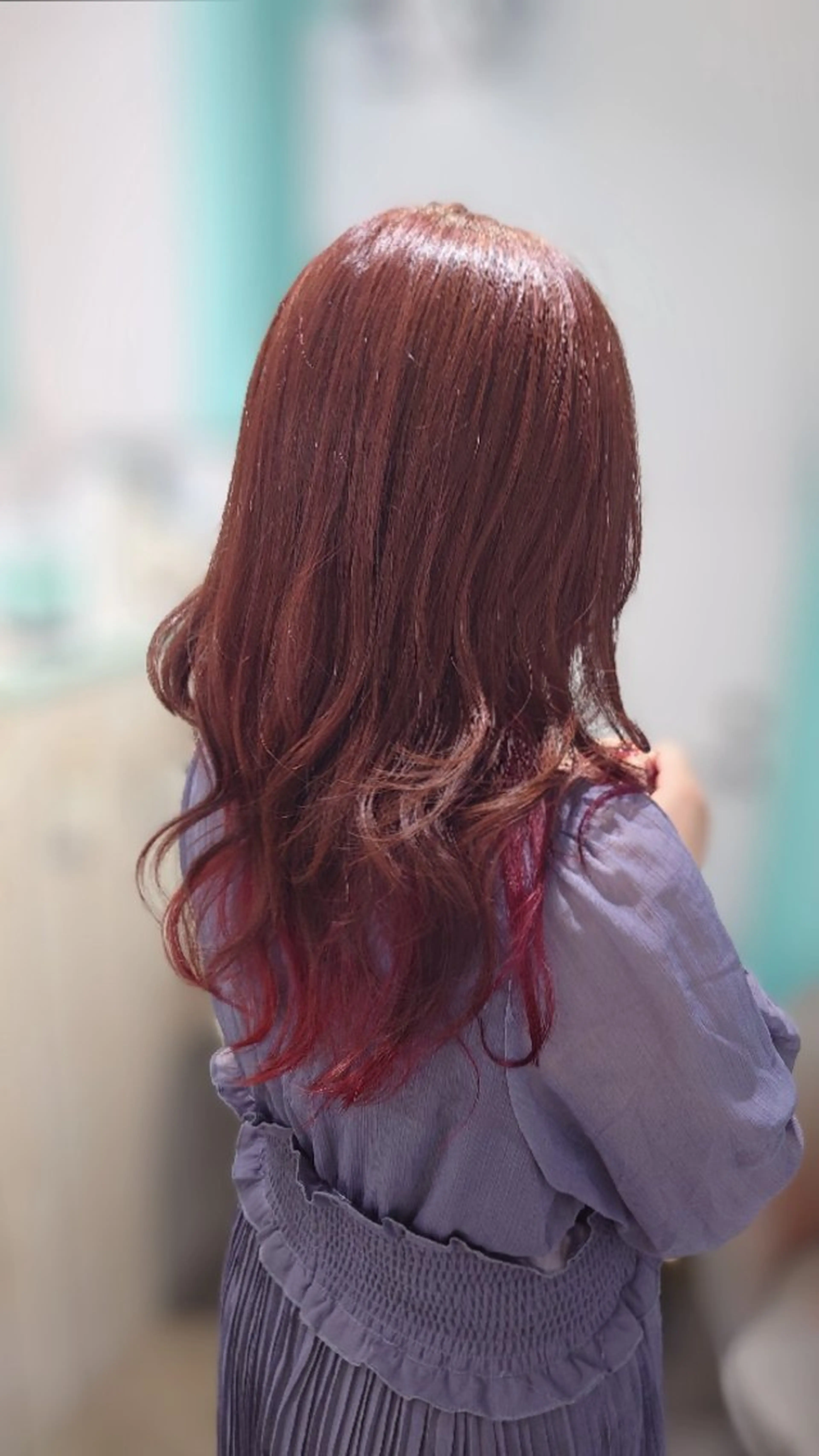 ロング カラー ピンクカラー レッドカラー レイヤーカット ヘアカラー トリートメント 鈴木 いづみのヘアスタイル