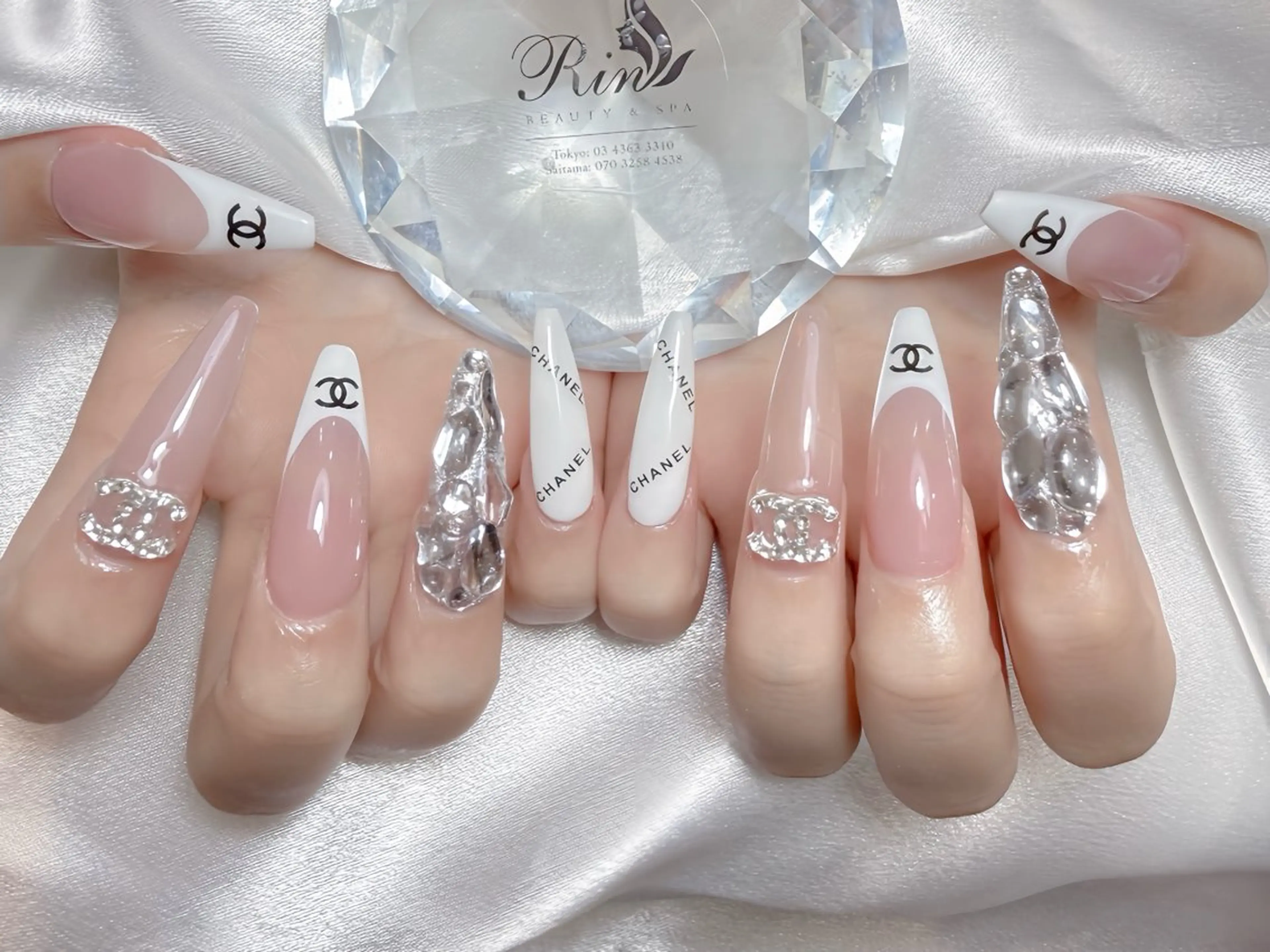 ネイル オーロラネイル チークネイル 桜ネイル クリアネイル ドット ハンドネイル Rin Nail 新大久保店のネイルデザイン