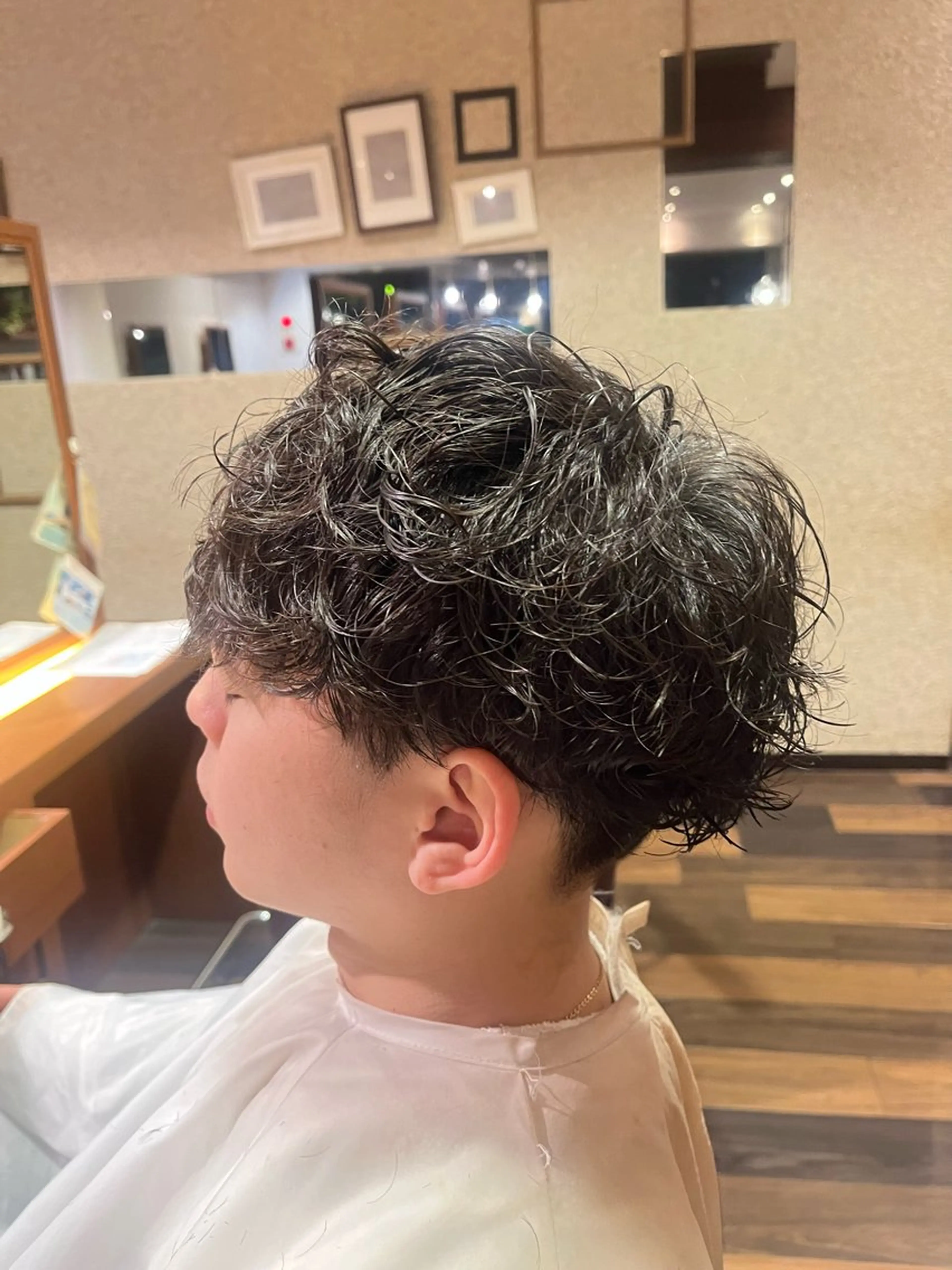 ショート パーマ メンズ よしだ しおりのヘアスタイル