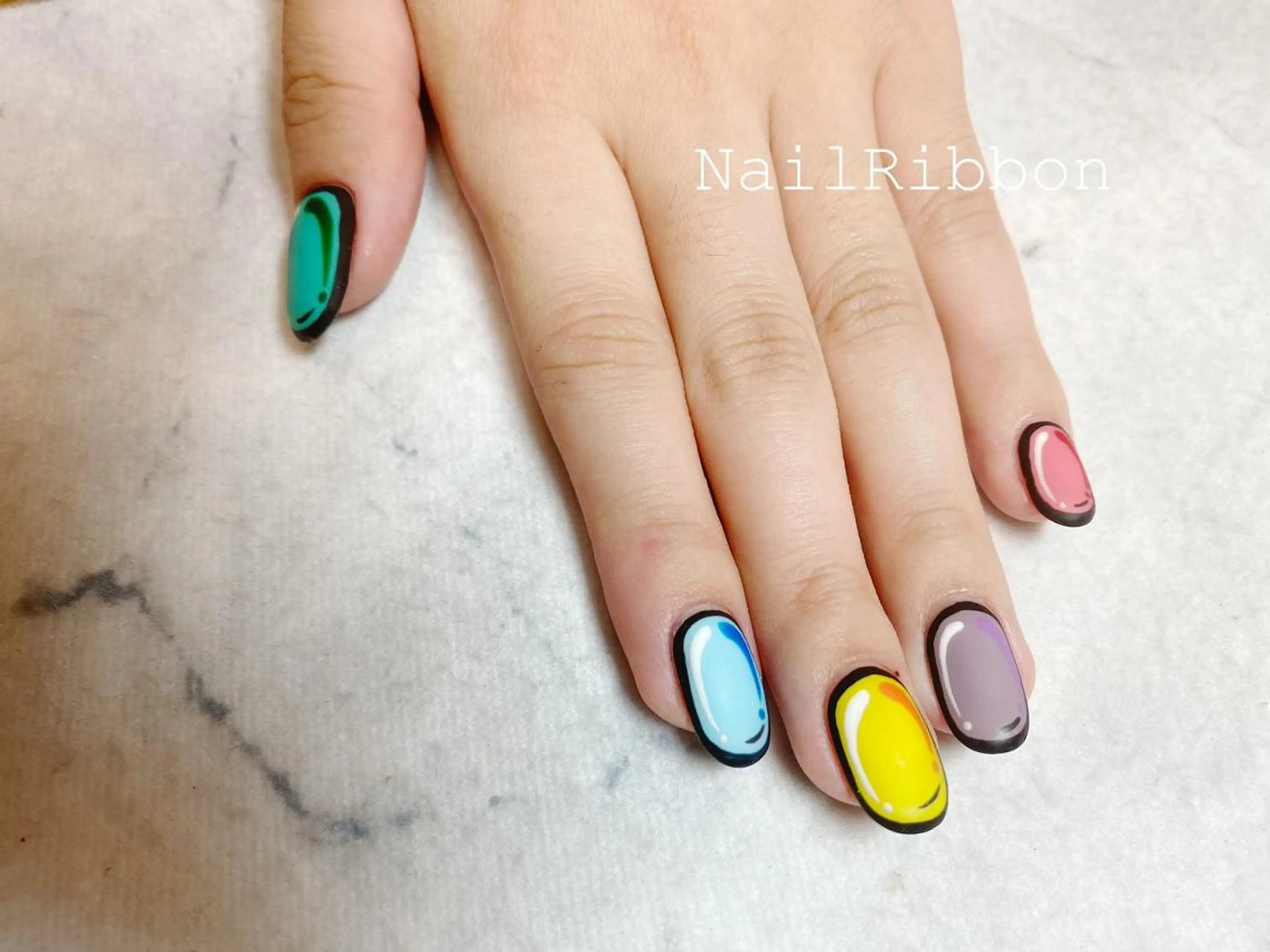 ネイル ネイルリボン 受付スタッフのネイルデザイン
