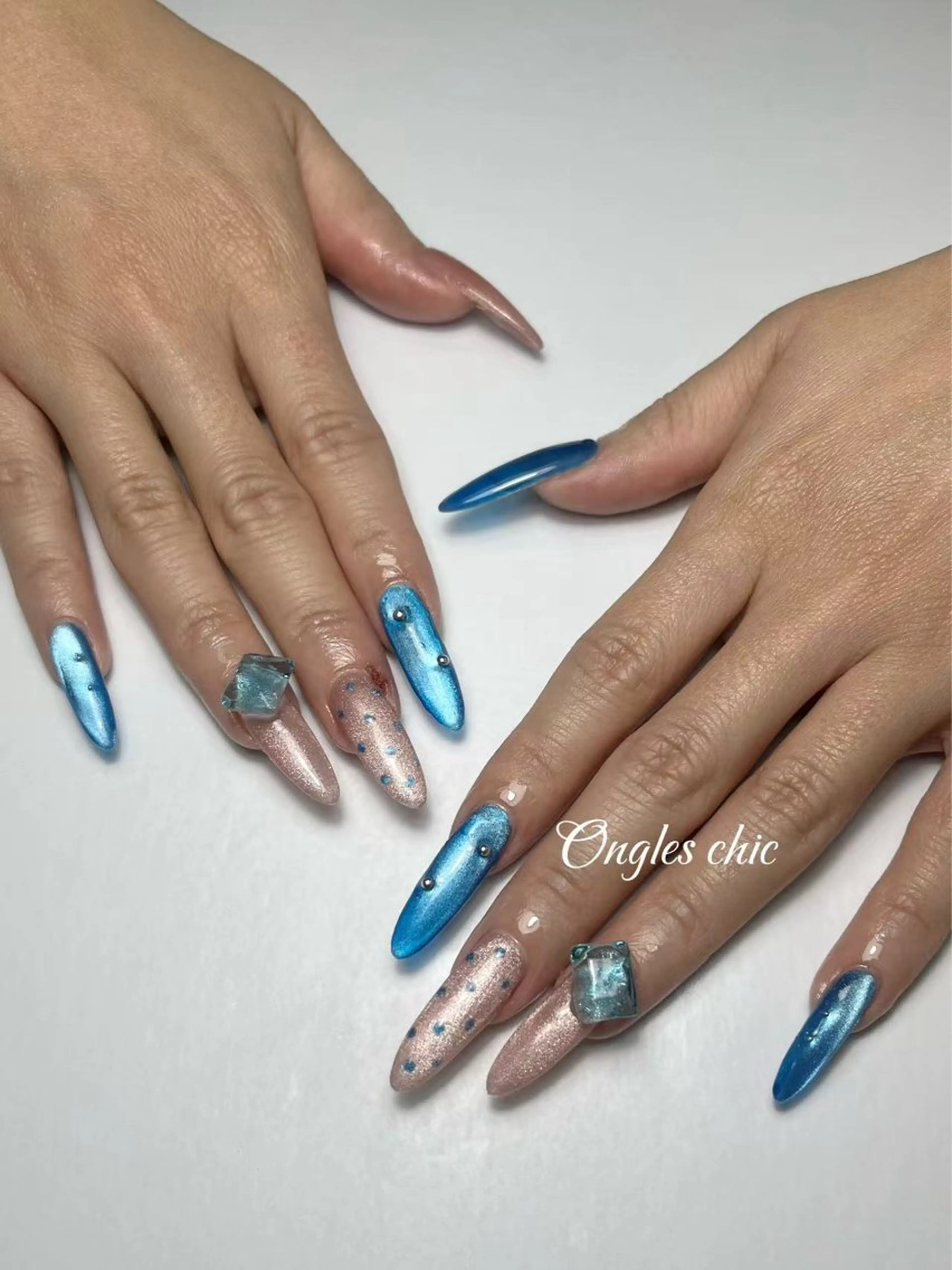 ネイル ハンドネイル ongles chicのネイルデザイン