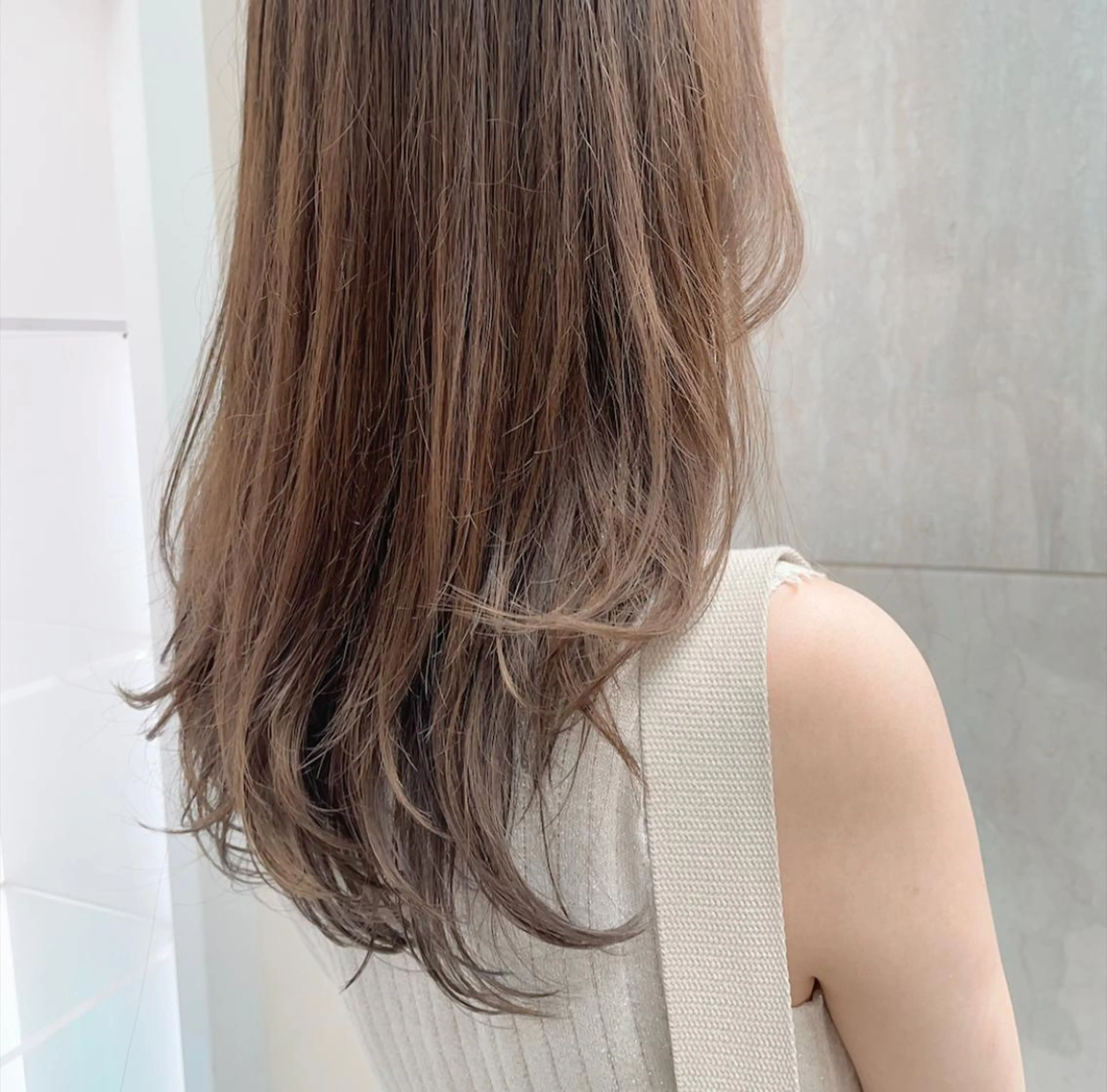 ロング カラー ブリーチ レイヤーカット ロング カット ヘアカラー ヘッドスパ BiBi    武田 あやのヘアスタイル