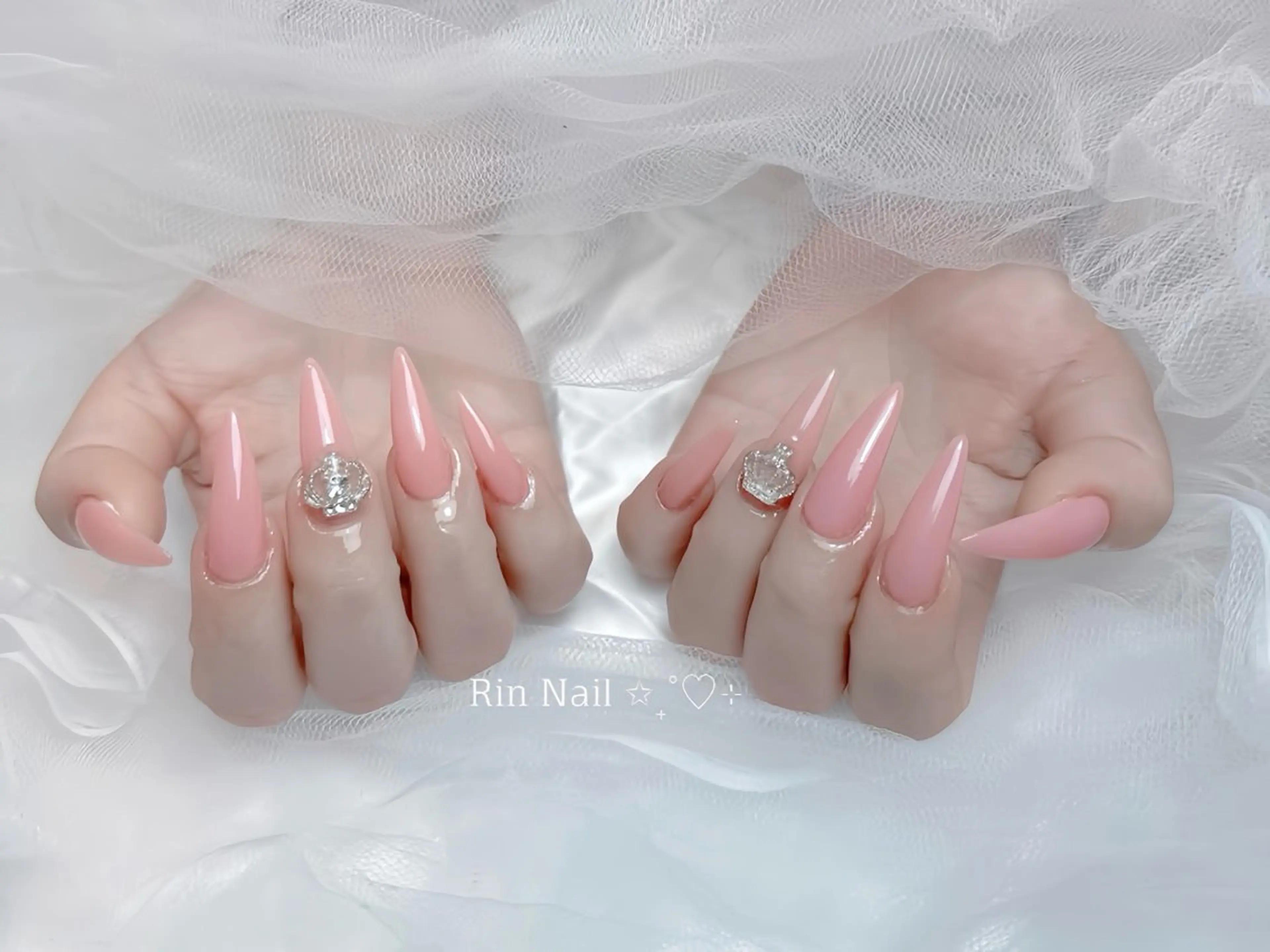 ネイル オーロラネイル ブラウン チークネイル フラッシュネイル フラワーネイル ハンドネイル Rin Nail 新大久保店のネイルデザイン
