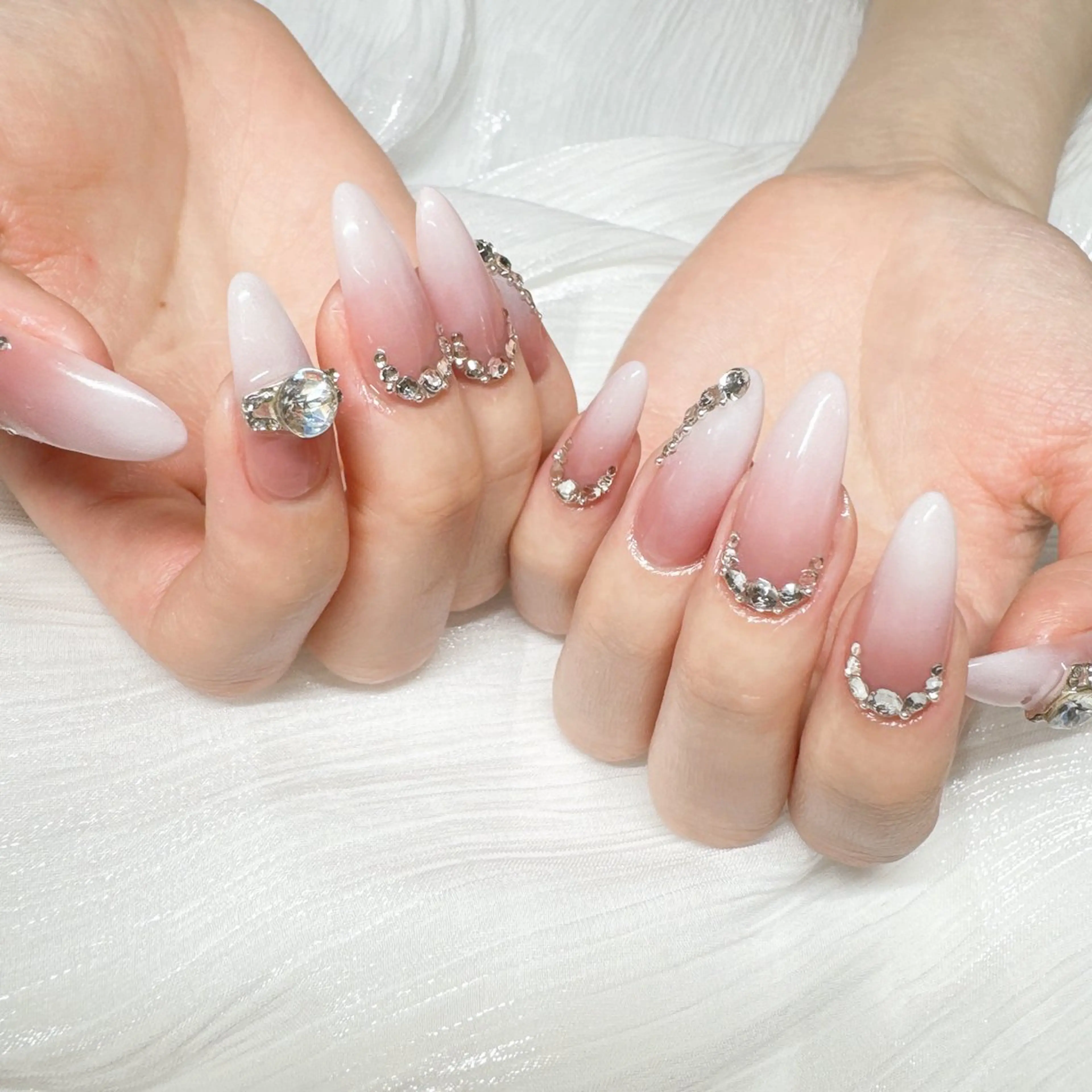 ネイル ハンドネイル ネイルサロン 9Carats神田のネイルデザイン