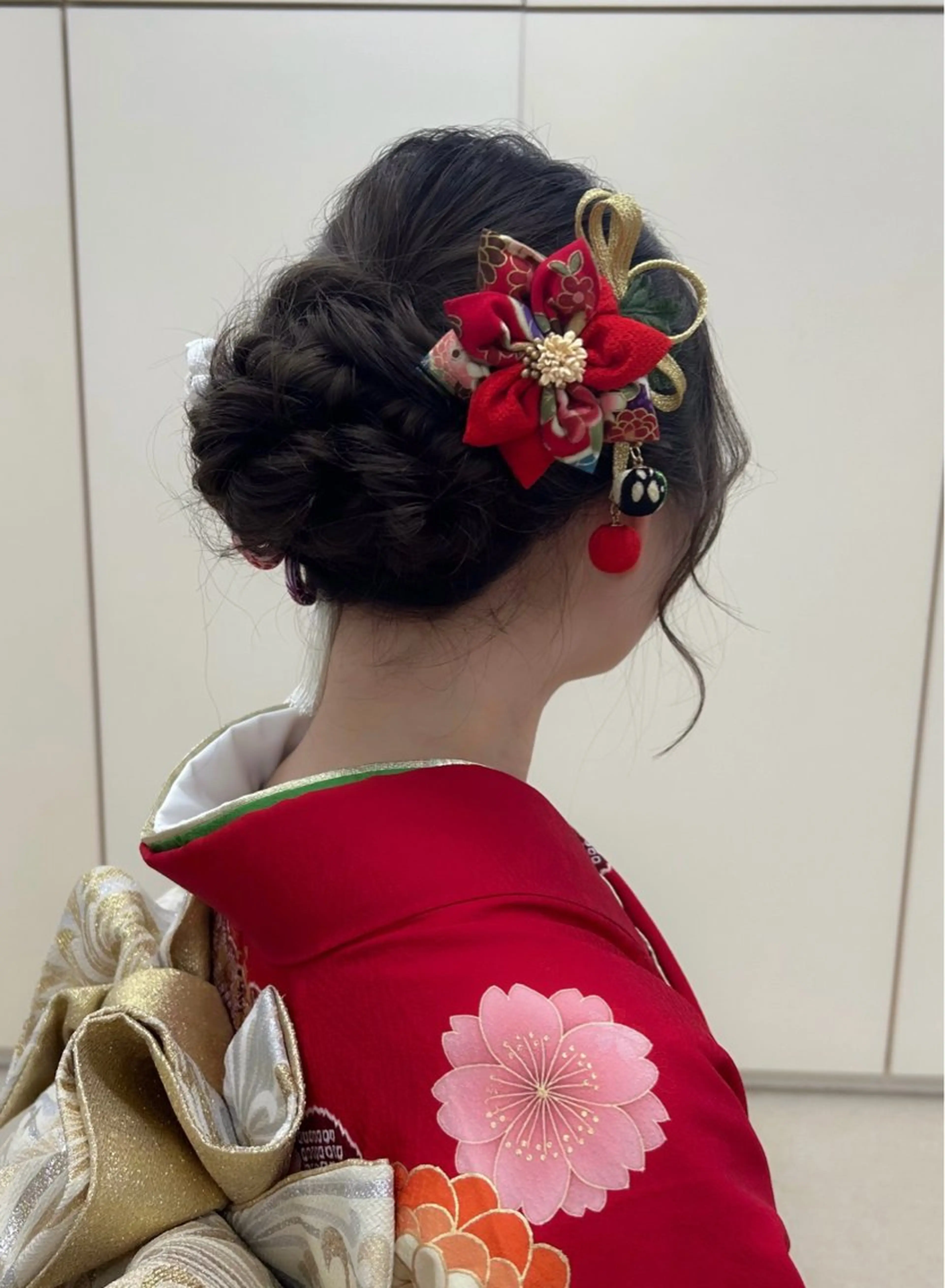 セミロング ヘアアレンジ 成人式 着物ヘア デート 浴衣 🧣艶カラー・ヘア セット Chie🧸のヘアスタイル