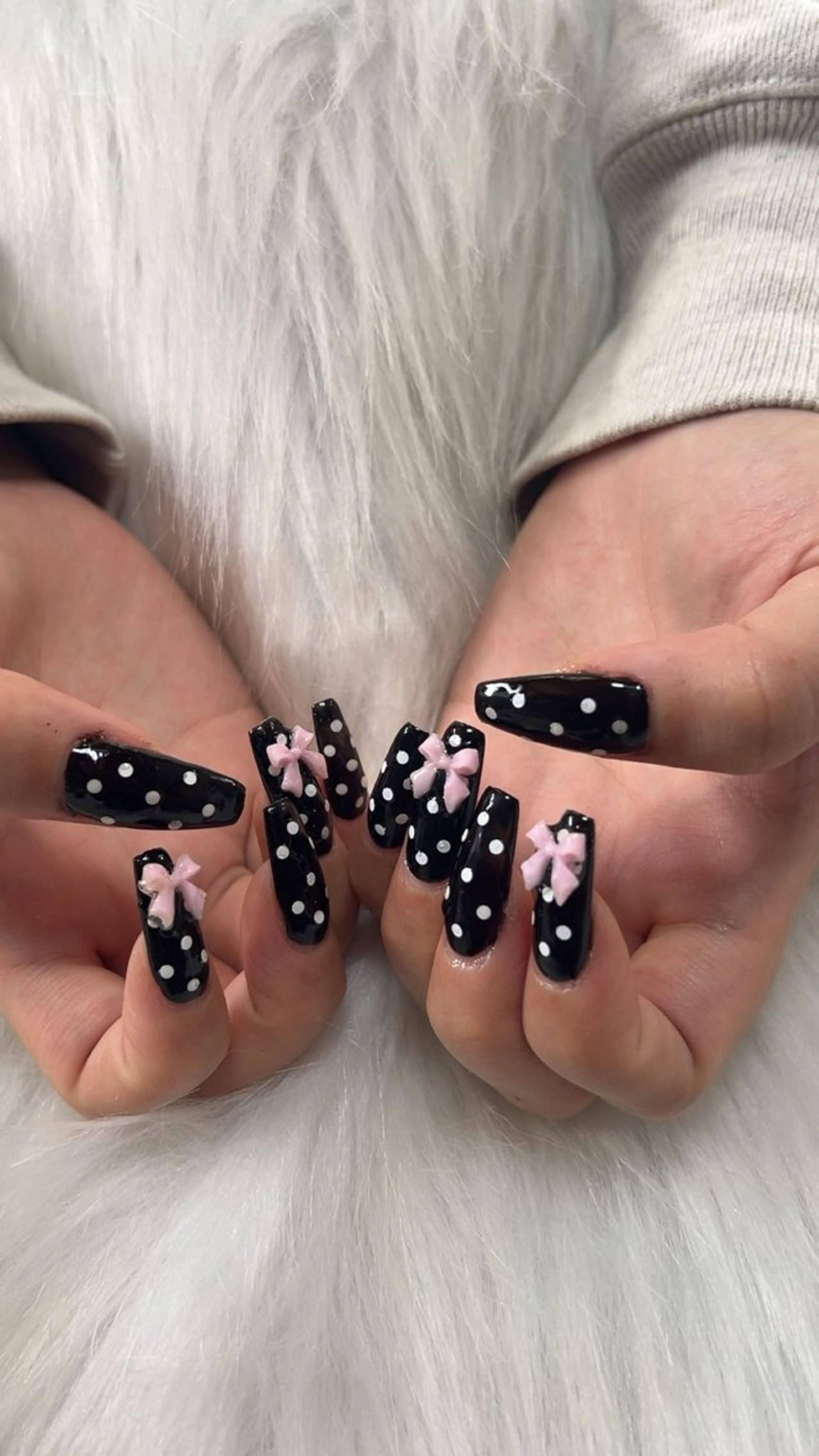 ネイル OPHELIA 𓃛のネイルデザイン